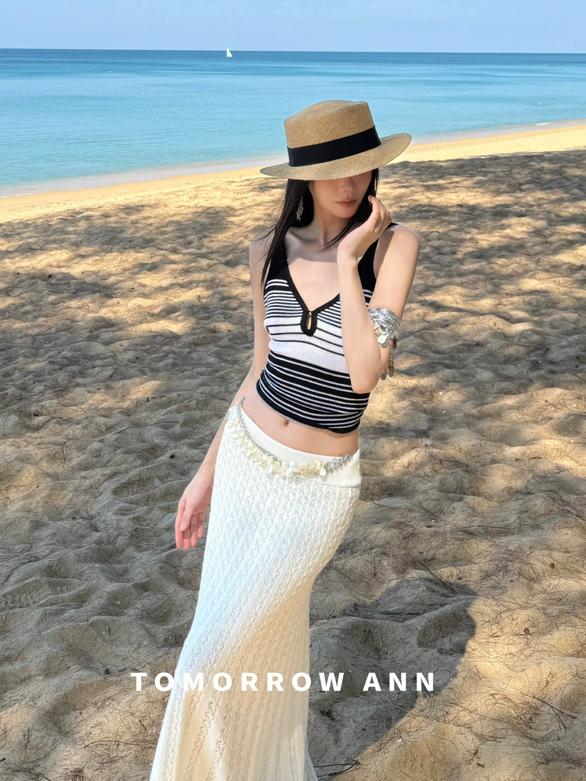TOMORROW ANN Spring 2026 Designer Striped Versatile V-Neck Knit Vest