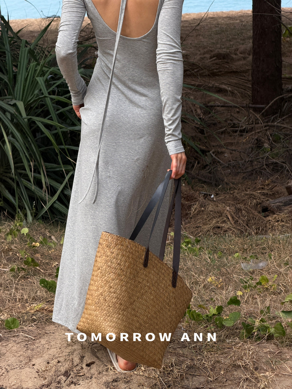 TOMORROW ANN Early Spring Minimalist Backless Lace-Up Casual Maxi Dress