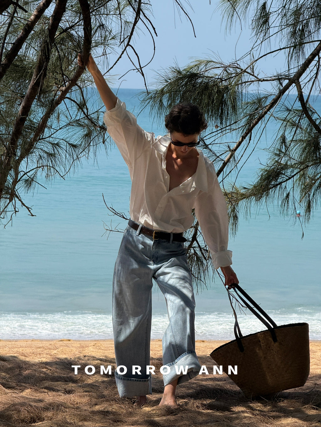 TOMORROW ANN Early Spring 2026 Collection - Classic High-Waist Straight Leg Washed Denim Jeans with Complimentary Belt