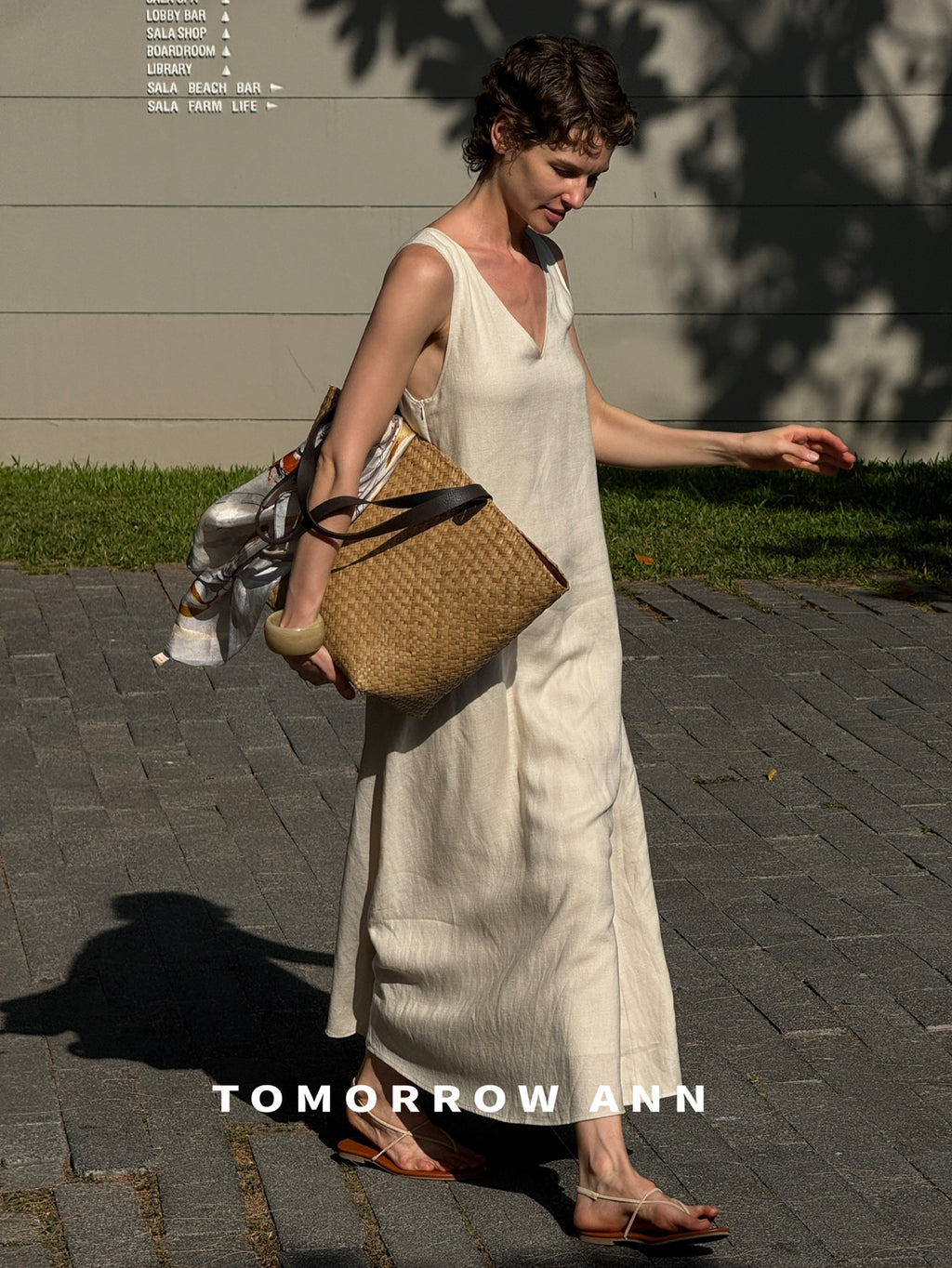 TOMORROW ANN 2026 Early Spring Minimalist V-Neck Loose Fashion Maxi Dress