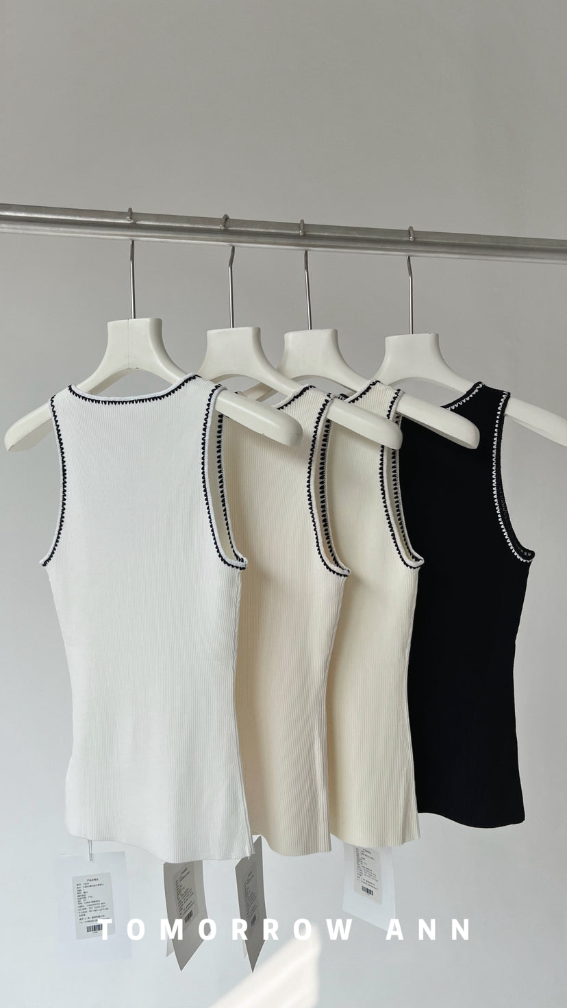 2026 Early Spring! [TOMORROW ANN] Minimalist Contrast Topstitch Slim Vest 12800# OZQ