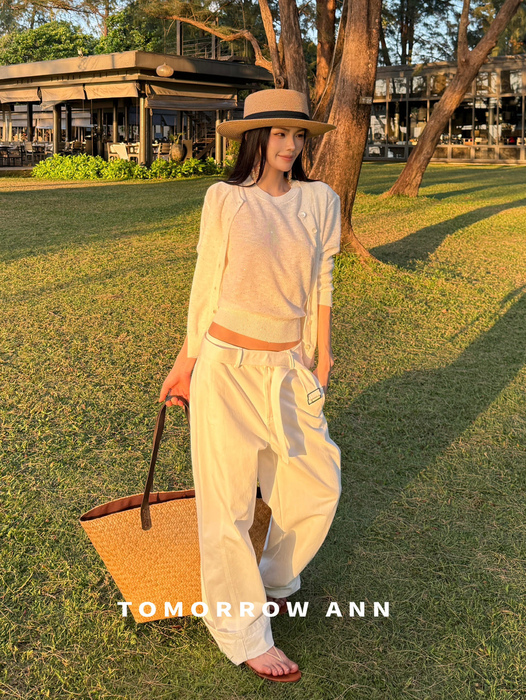 [TOMORROW ANN] 2026 Spring Collection Elegant Round Neck Sequin Knit Cardigan for Women