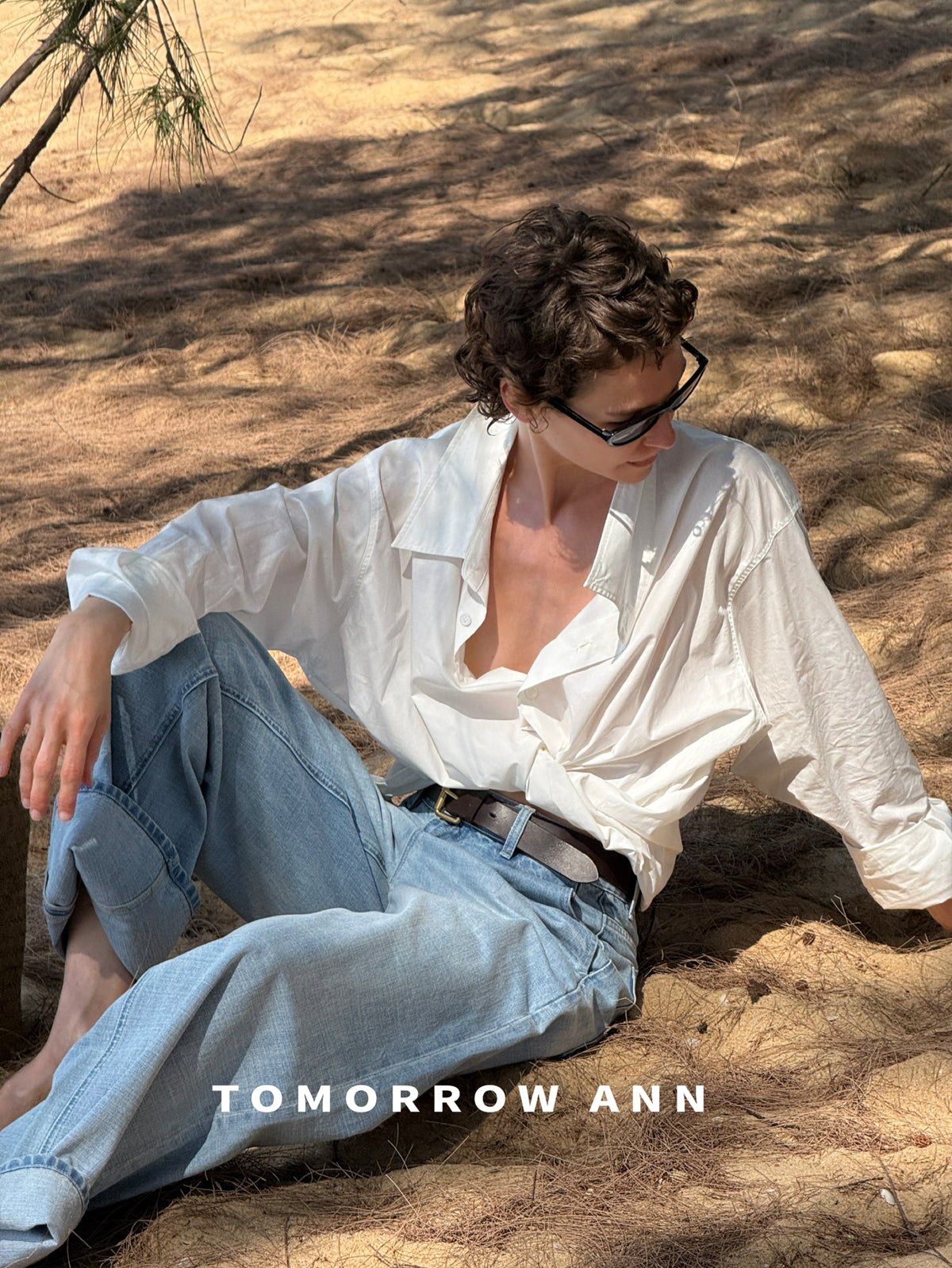 TOMORROW ANN Early Spring 2026 Collection - Classic High-Waist Straight Leg Washed Denim Jeans with Complimentary Belt