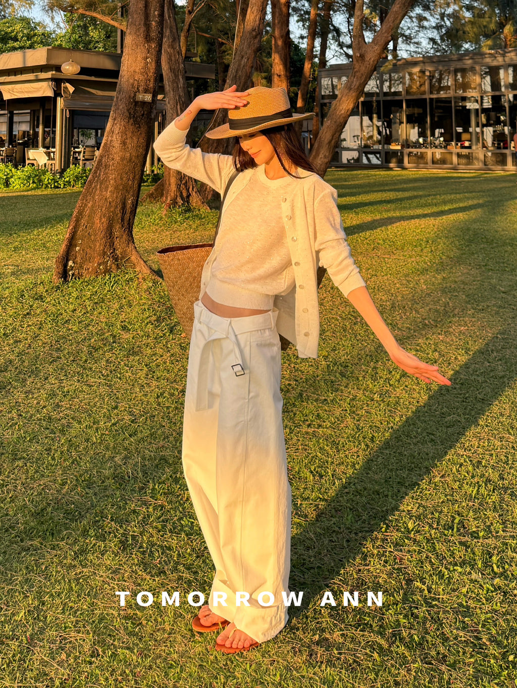 [TOMORROW ANN] 2026 Spring Collection Elegant Round Neck Sequin Knit Cardigan for Women