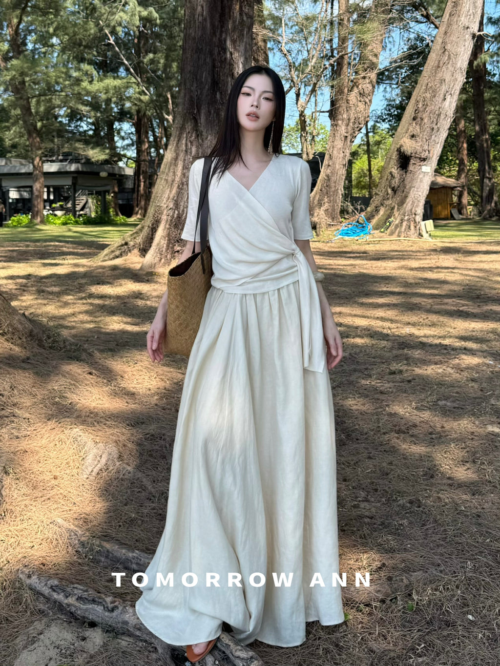 2026 Early Spring TOMORROW ANN Elegant V-Neck Slimming Ruched Blouse