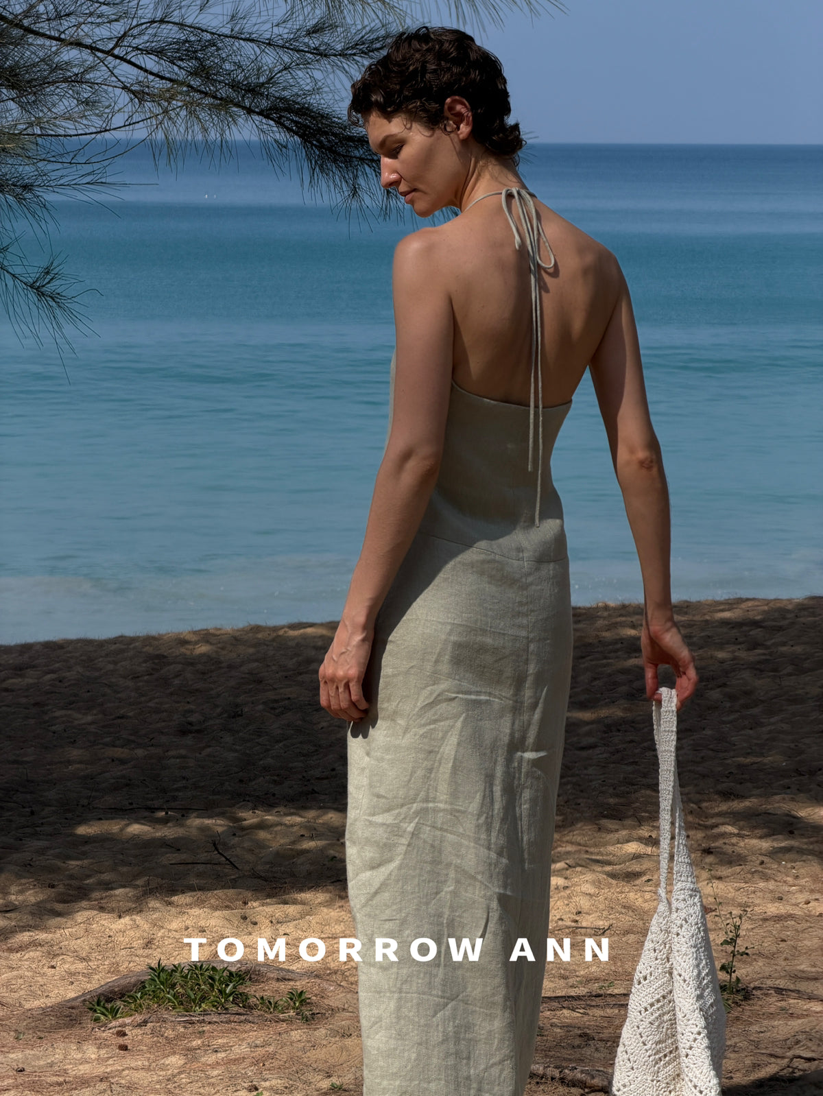 TOMORROW ANN Elegant Minimalist Halter Neck Slimming Maxi Dress - 2026 Early Spring Collection