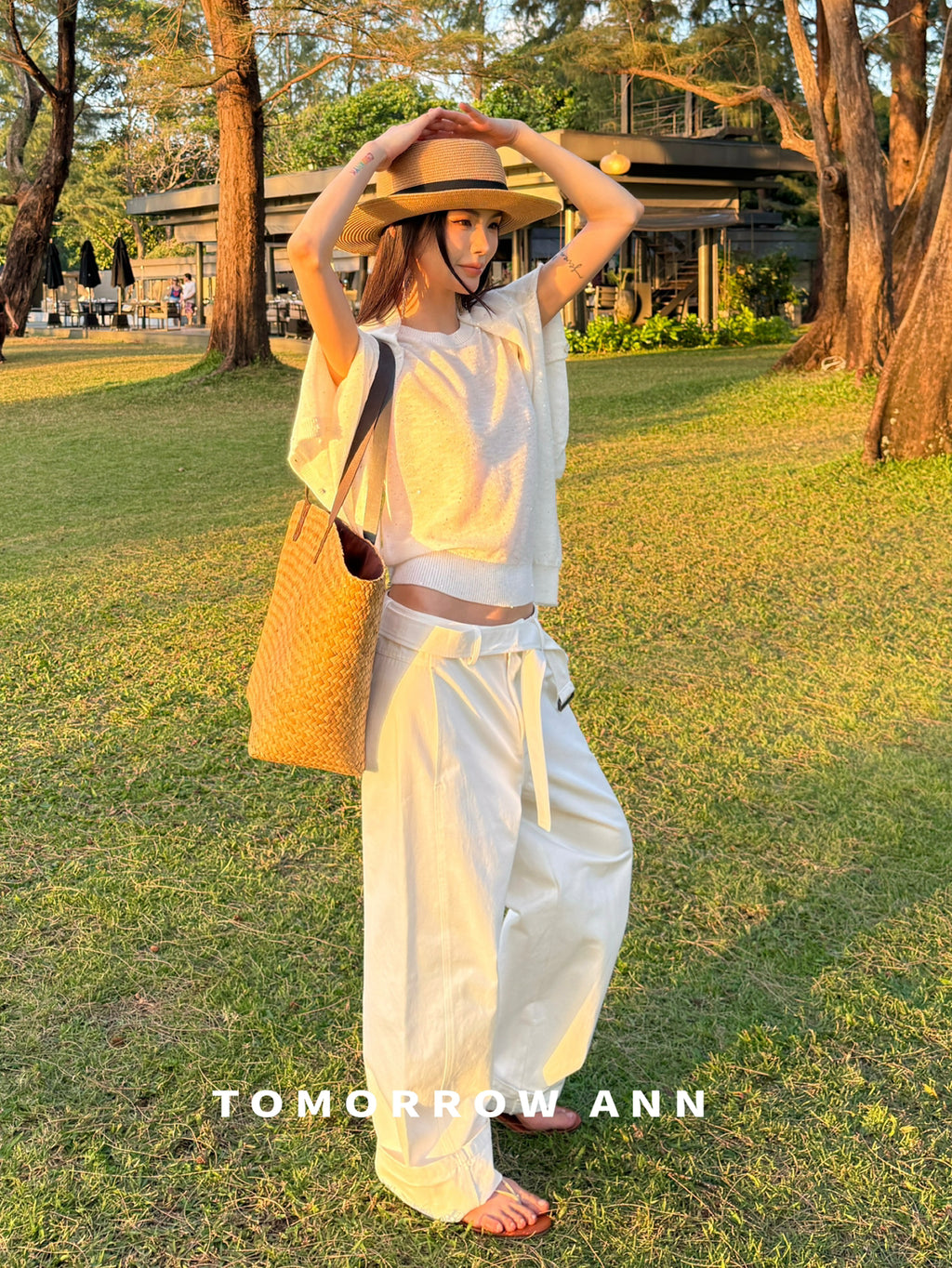 [TOMORROW ANN] 2026 Spring Collection Elegant Round Neck Sequin Knit Cardigan for Women