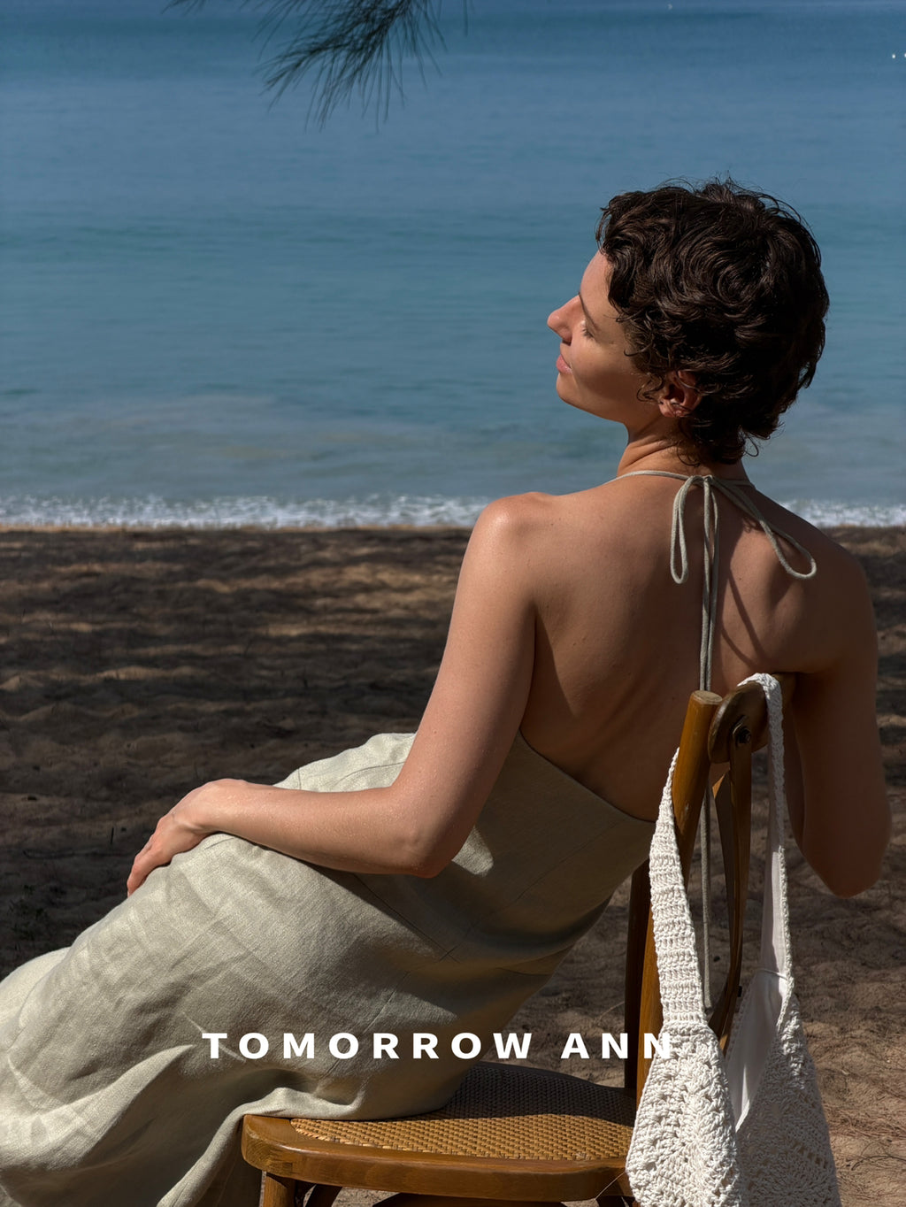 TOMORROW ANN Elegant Minimalist Halter Neck Slimming Maxi Dress - 2026 Early Spring Collection