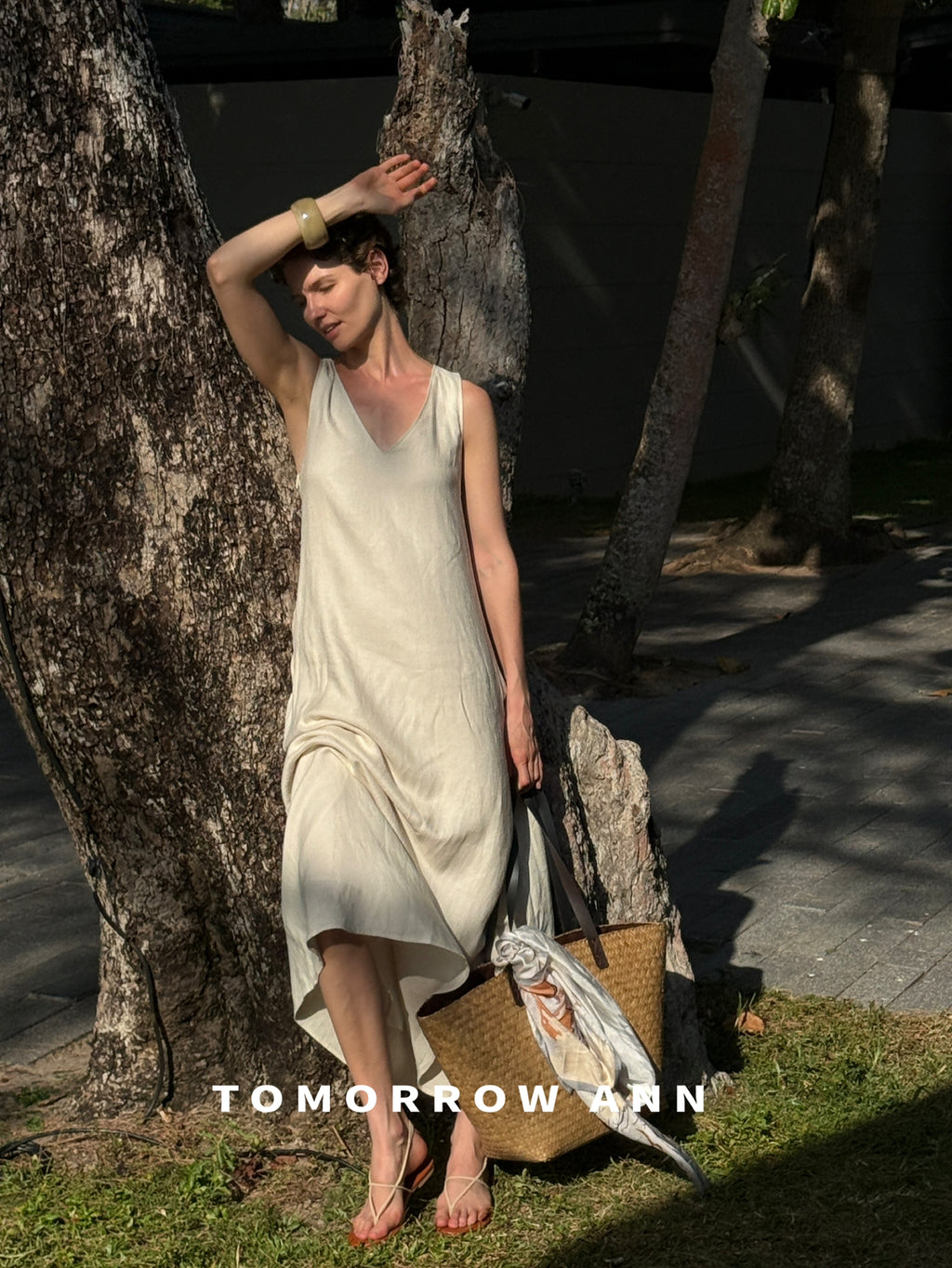TOMORROW ANN 2026 Early Spring Minimalist V-Neck Loose Fashion Maxi Dress