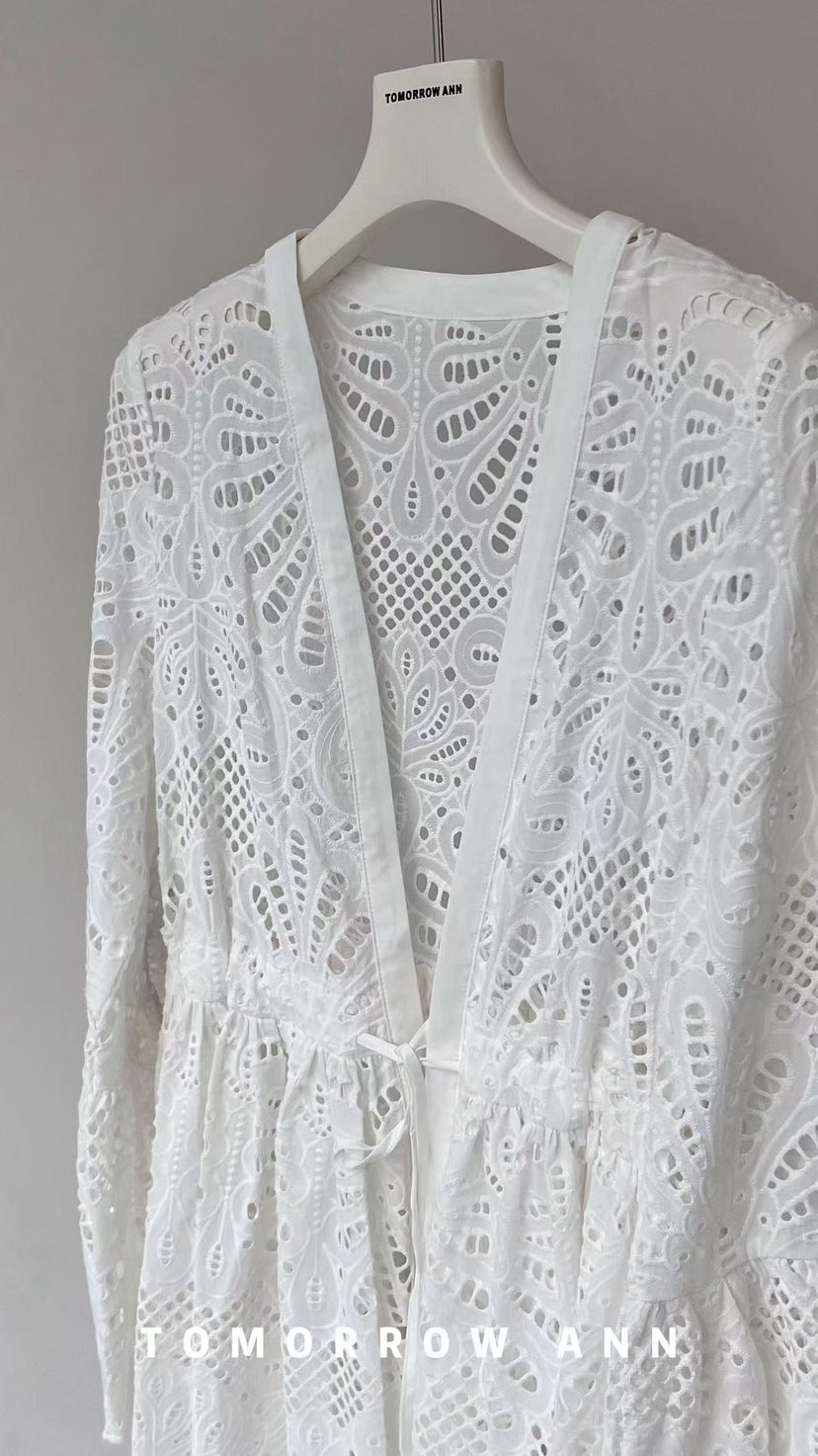 TOMORROW ANN Vintage Hollow-out Crochet V-Neck Maxi Dress - 2026 Early Spring Collection