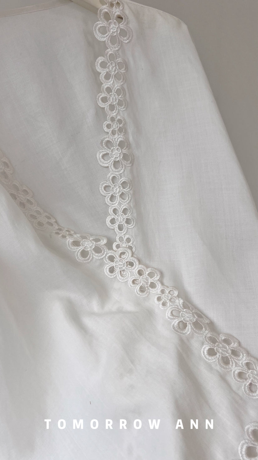 Spring 2026! 【TOMORROW ANN】 Elegant Embroidered Hollow-Out Versatile Blouse 12883# OZQ