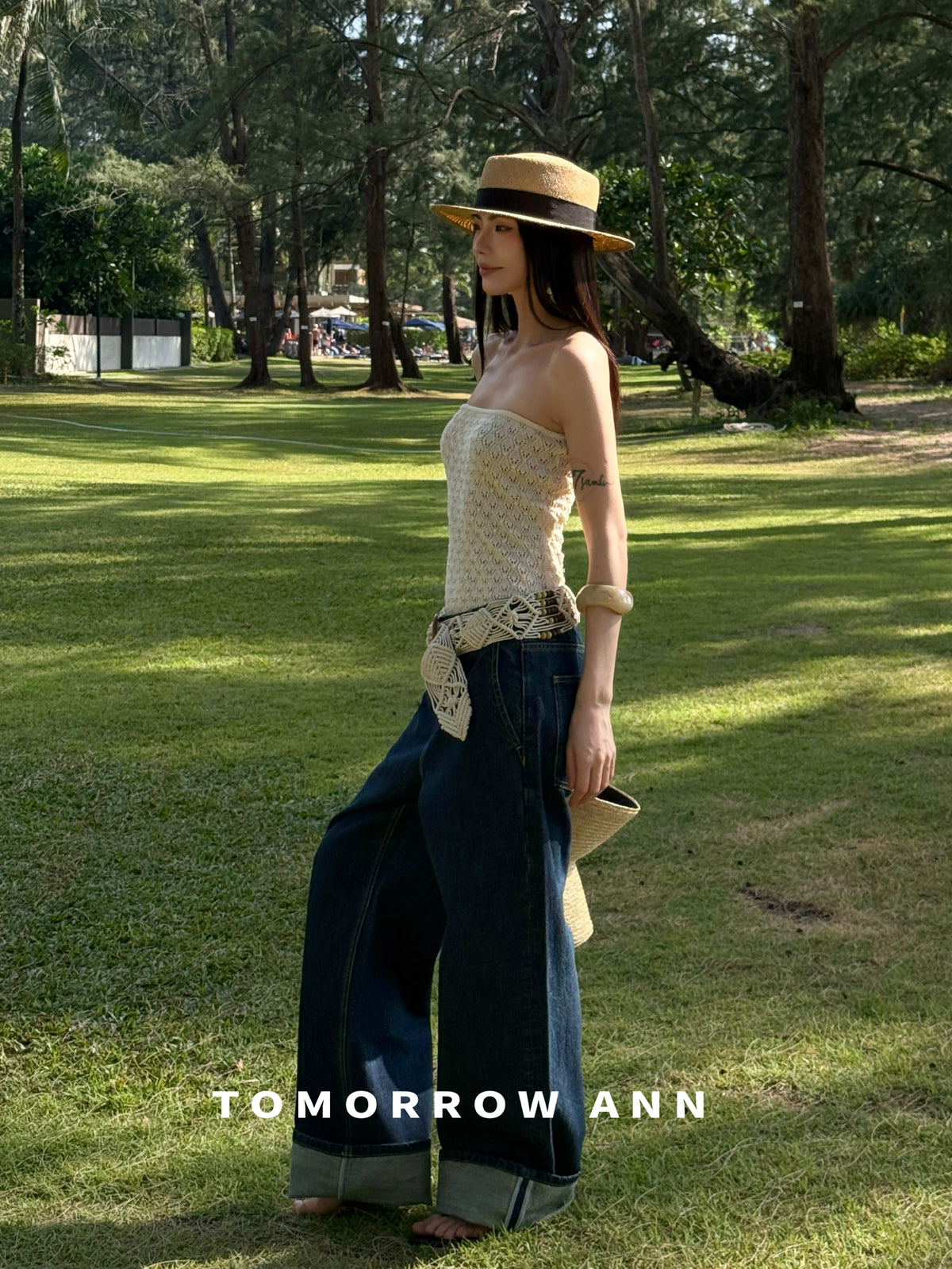 TOMORROW ANN Early Spring 2026 Collection - Classic High-Waist Straight Leg Washed Denim Jeans with Complimentary Belt