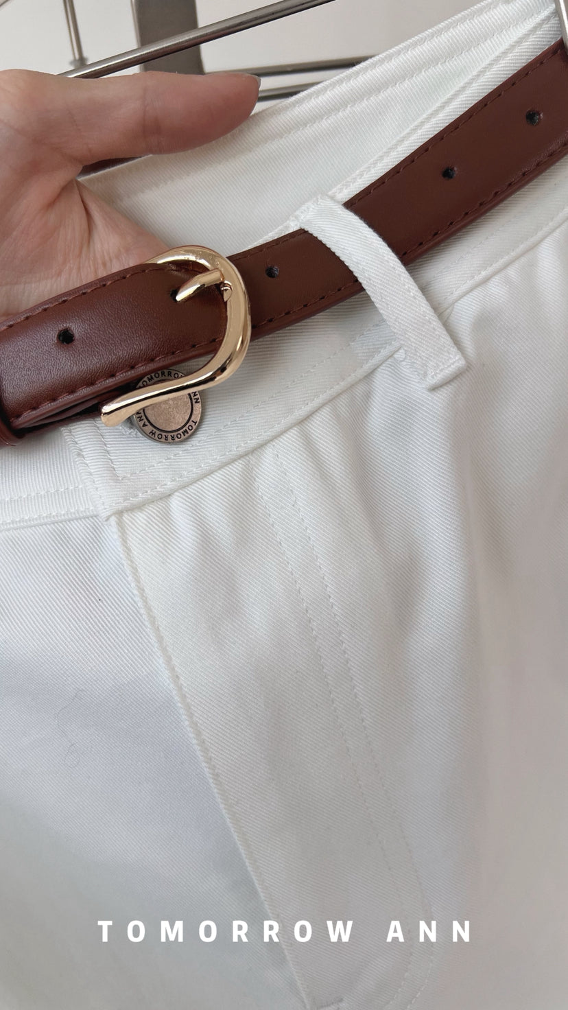 TOMORROW ANN Spring 2026 Minimalist High-Waisted Denim Shorts with Belt