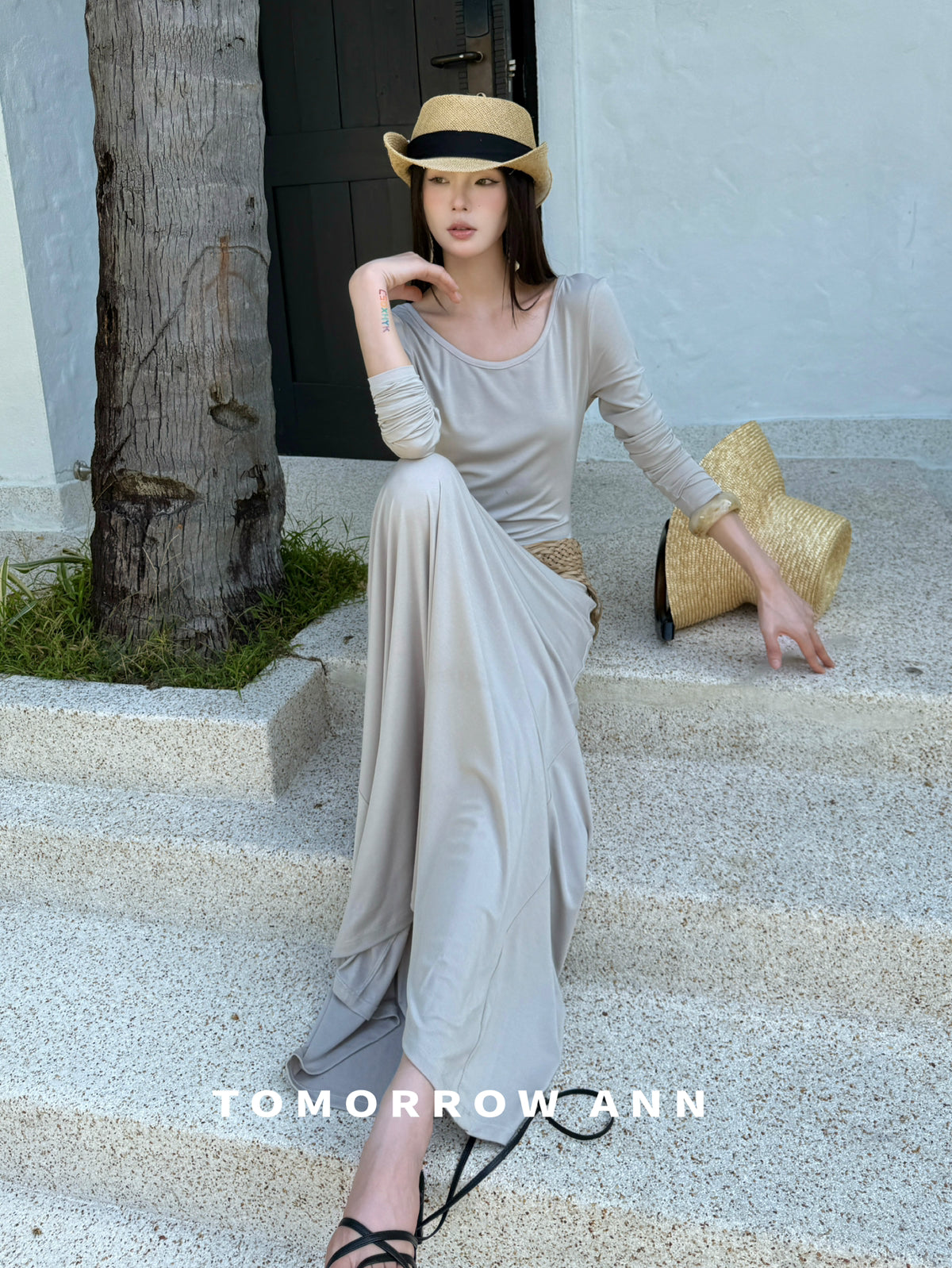 TOMORROW ANN Early Spring Minimalist Backless Lace-Up Casual Maxi Dress