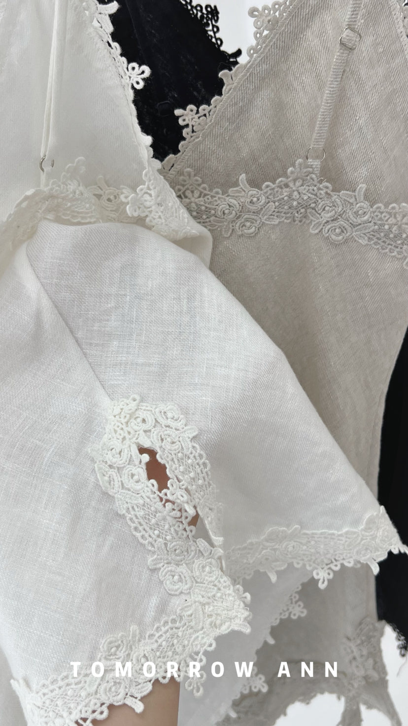 TOMORROW ANN Elegant Lace Trim Camisole - 2026 Spring Collection Chic Sleeveless Top