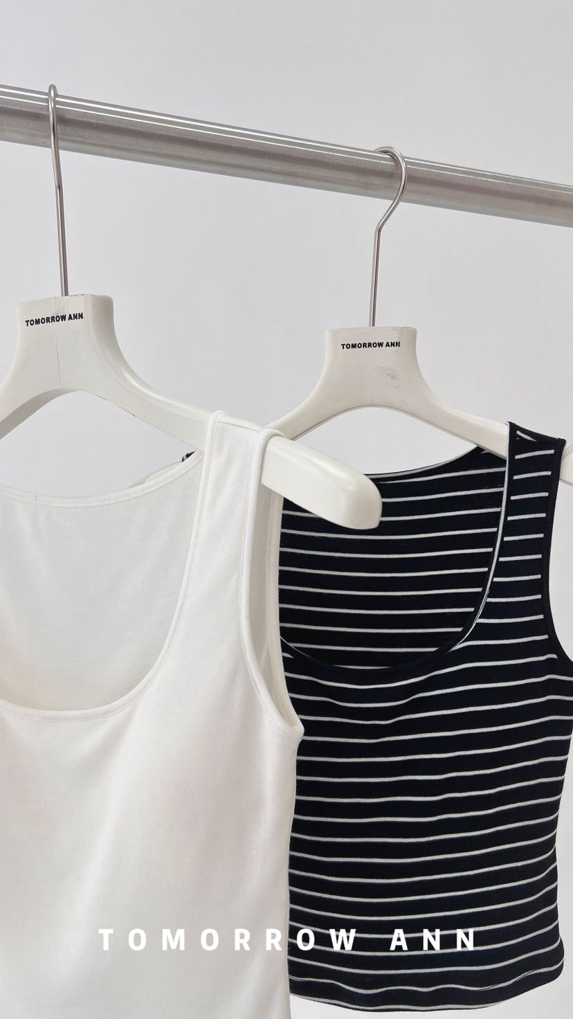 TOMORROW ANN Women's Chic Minimalist Spring Tank Top with Built-in Bra