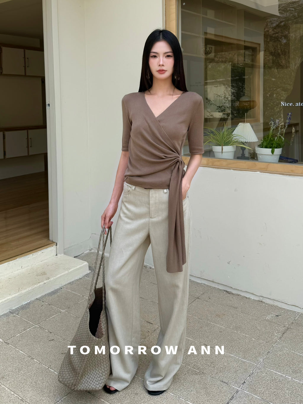 2026 Early Spring TOMORROW ANN Elegant V-Neck Slimming Ruched Blouse