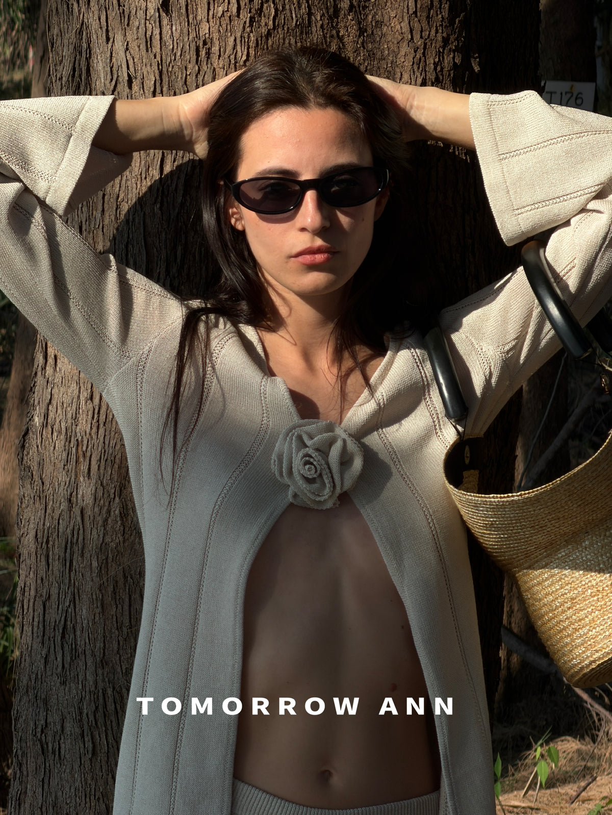 TOMORROW ANN 2026 Early Spring Elegant V-Neck Knit Cardigan with Designer Brooch - Minimalist Solid Color Fine Knit Sweater