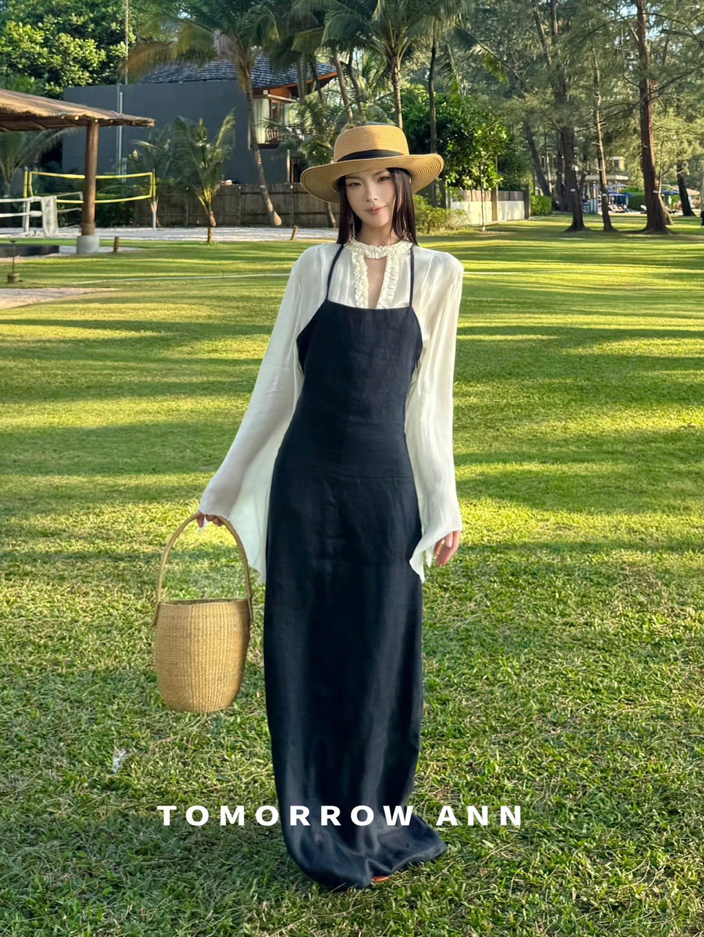 TOMORROW ANN Elegant Minimalist Halter Neck Slimming Maxi Dress - 2026 Early Spring Collection