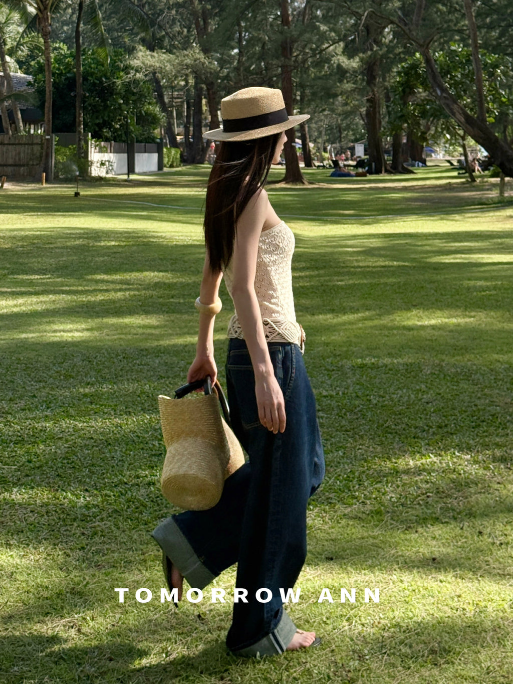 TOMORROW ANN Early Spring 2026 Collection - Classic High-Waist Straight Leg Washed Denim Jeans with Complimentary Belt