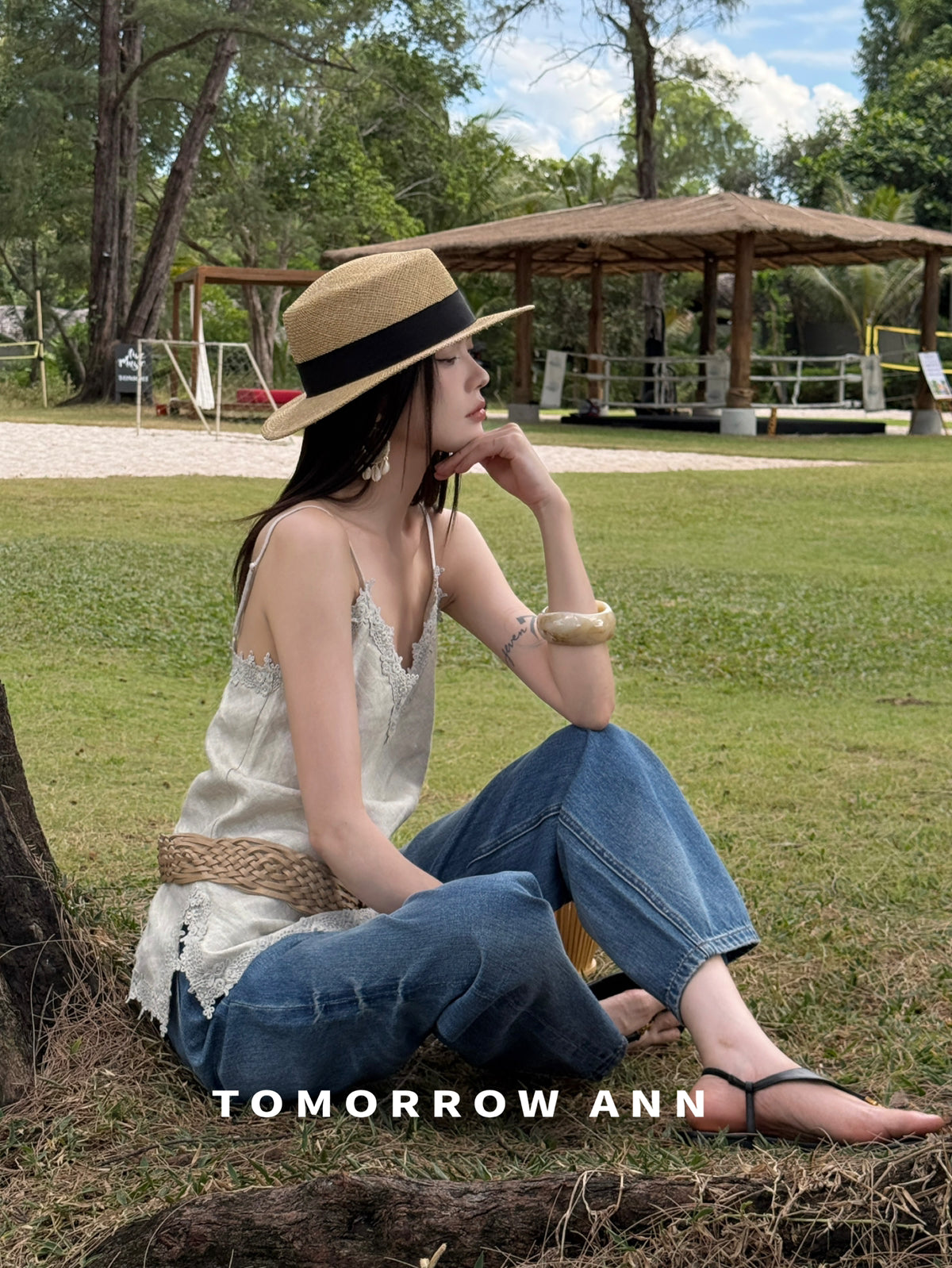 TOMORROW ANN Elegant Lace Trim Camisole - 2026 Spring Collection Chic Sleeveless Top
