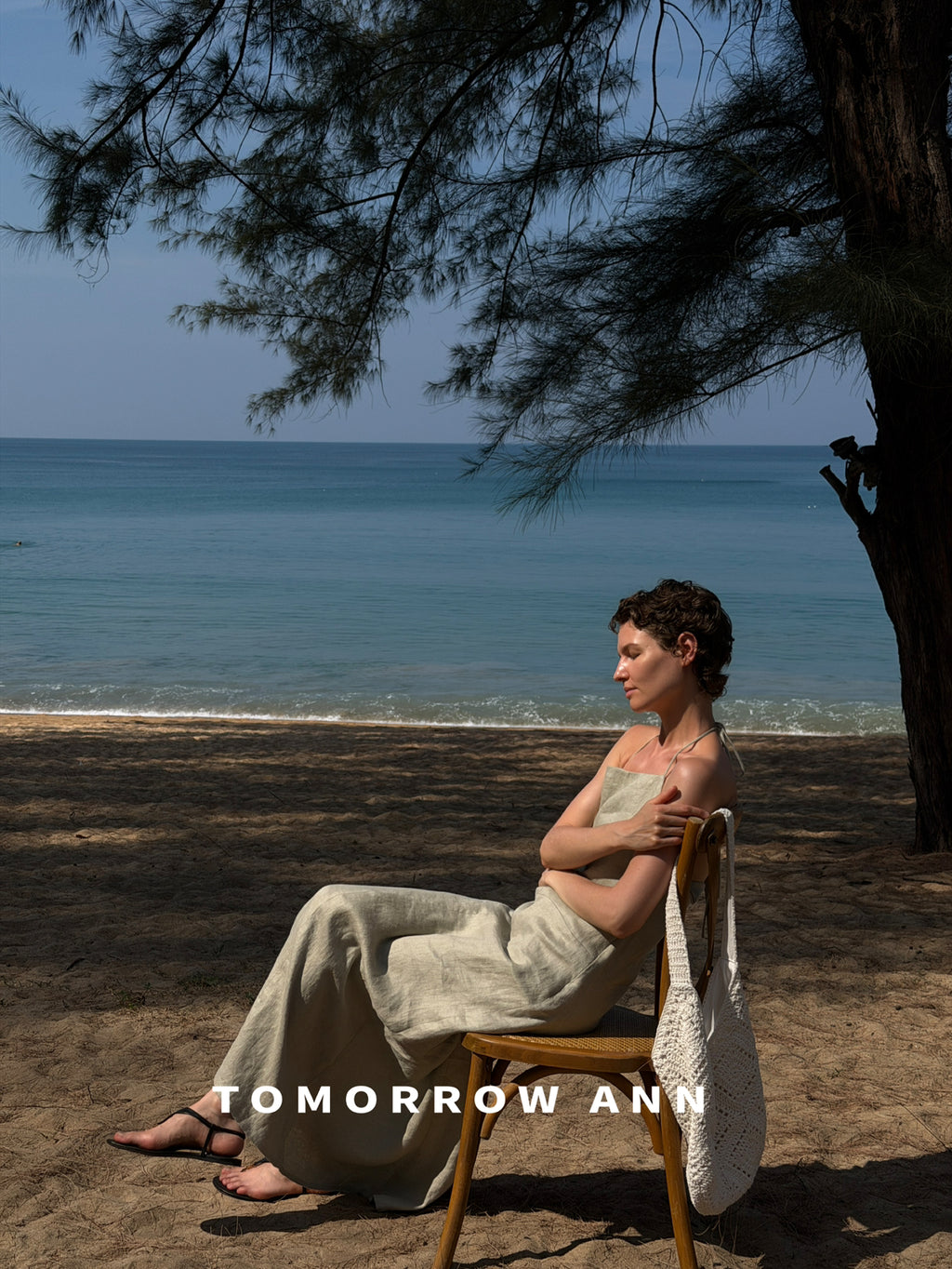 TOMORROW ANN Elegant Minimalist Halter Neck Slimming Maxi Dress - 2026 Early Spring Collection