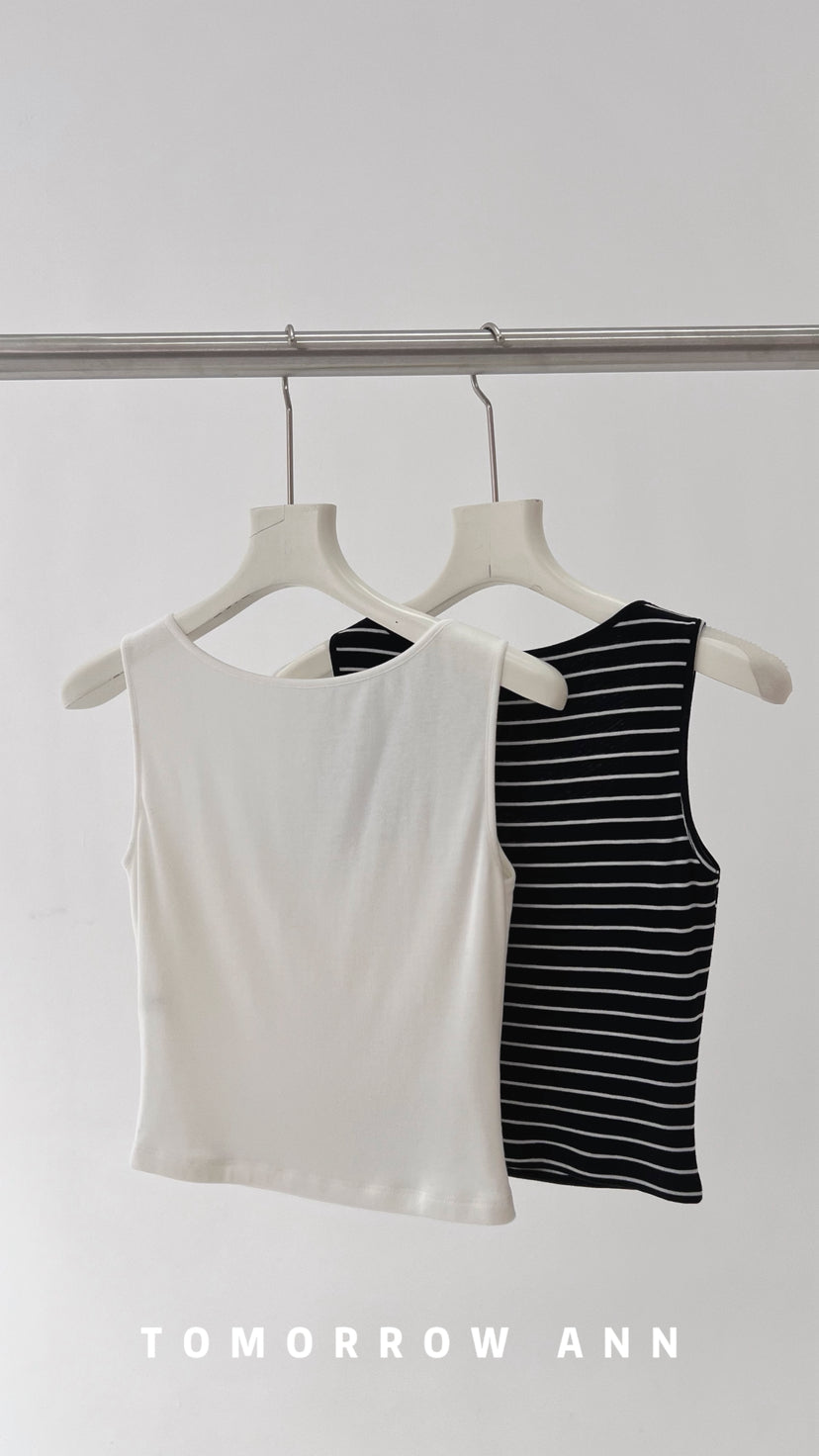 TOMORROW ANN Women's Chic Minimalist Spring Tank Top with Built-in Bra