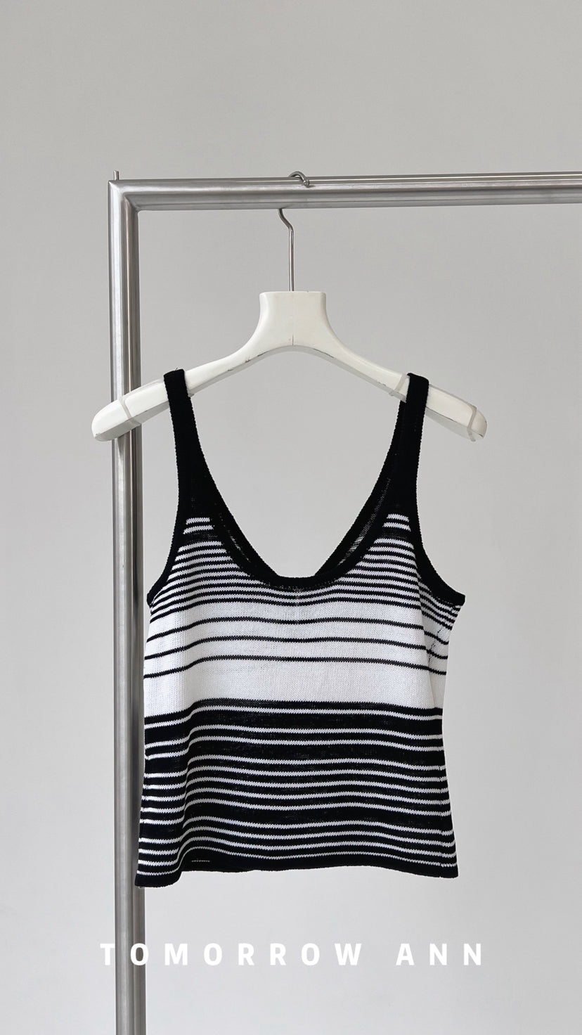 TOMORROW ANN Spring 2026 Designer Striped Versatile V-Neck Knit Vest