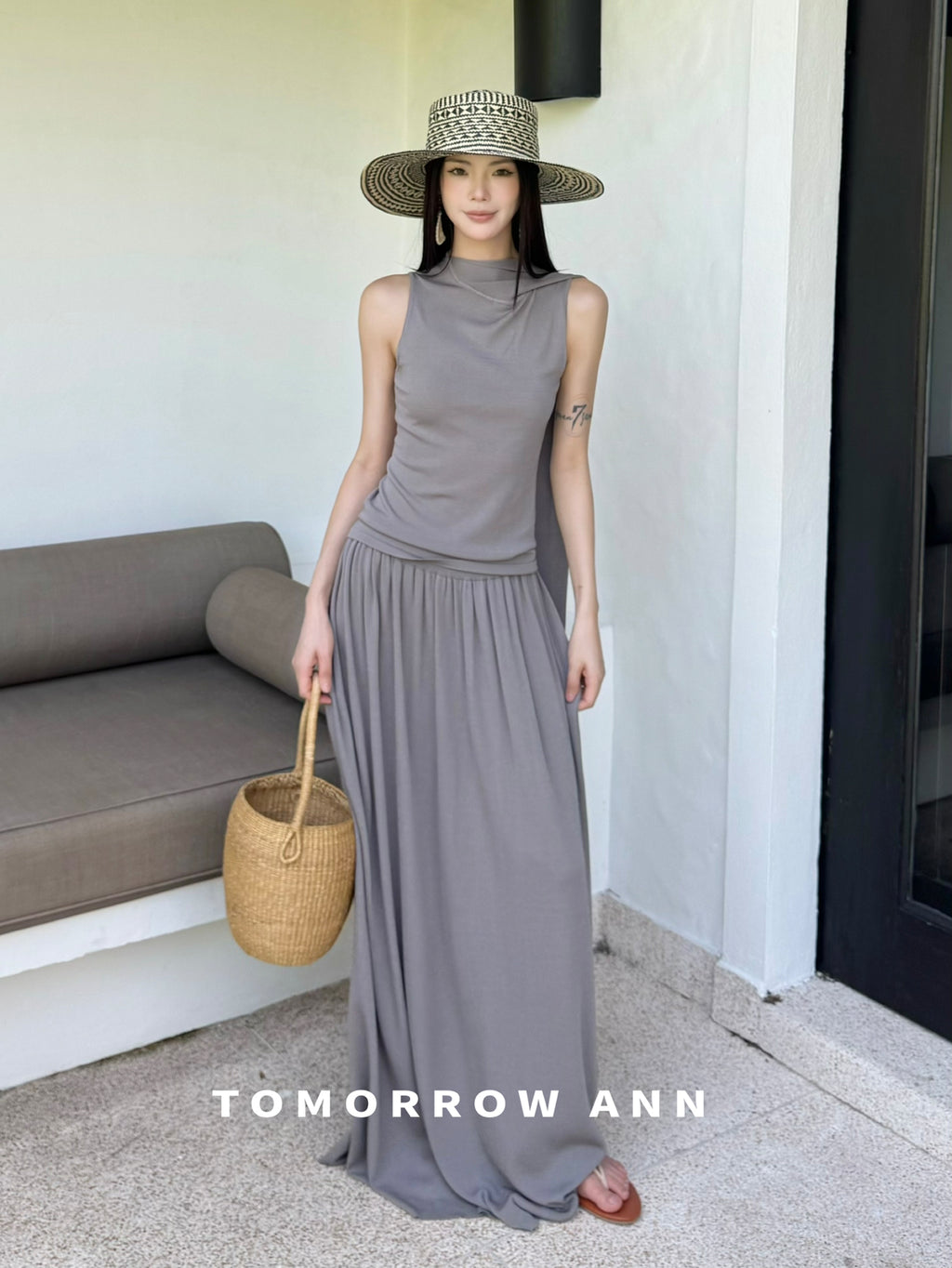TOMORROW ANN Spring 2026 Designer Slim-Fit Versatile Sleeveless Vest with Elegant Ribbon Tie
