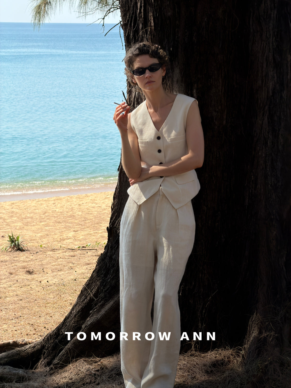 TOMORROW ANN 2026 Early Spring Designer V-Neck Commuter Vest - Chic Urban Style