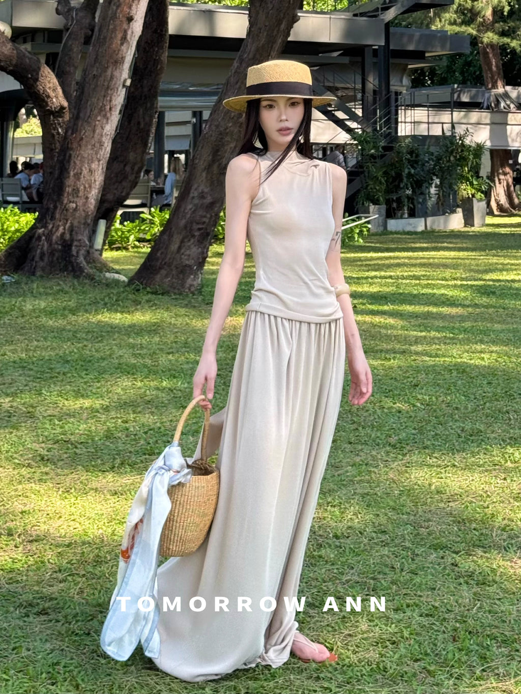 TOMORROW ANN Elegant Pleated High-Waist Slimming Maxi Skirt for 2026 Early Spring