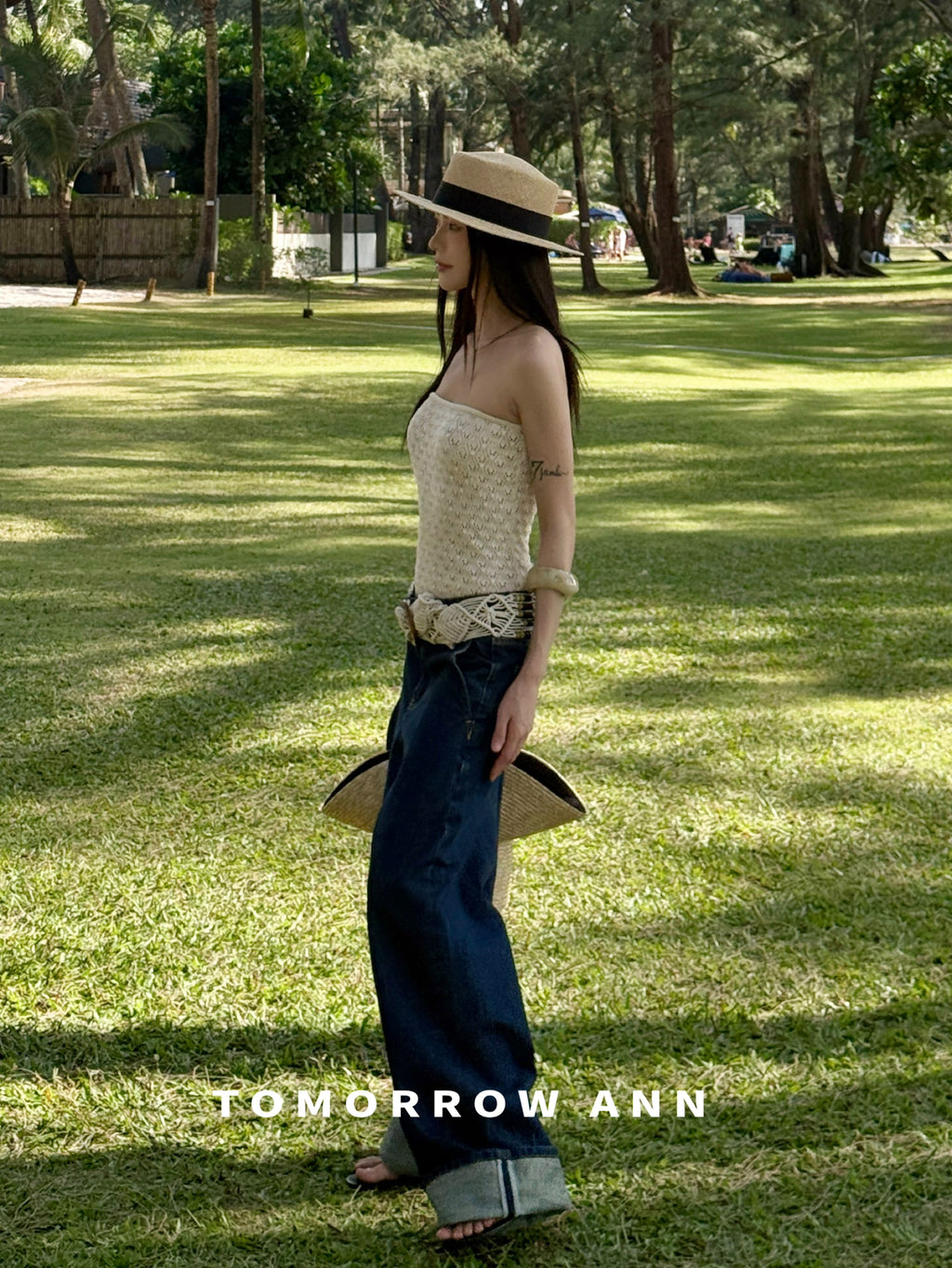 TOMORROW ANN Early Spring 2026 Collection - Classic High-Waist Straight Leg Washed Denim Jeans with Complimentary Belt