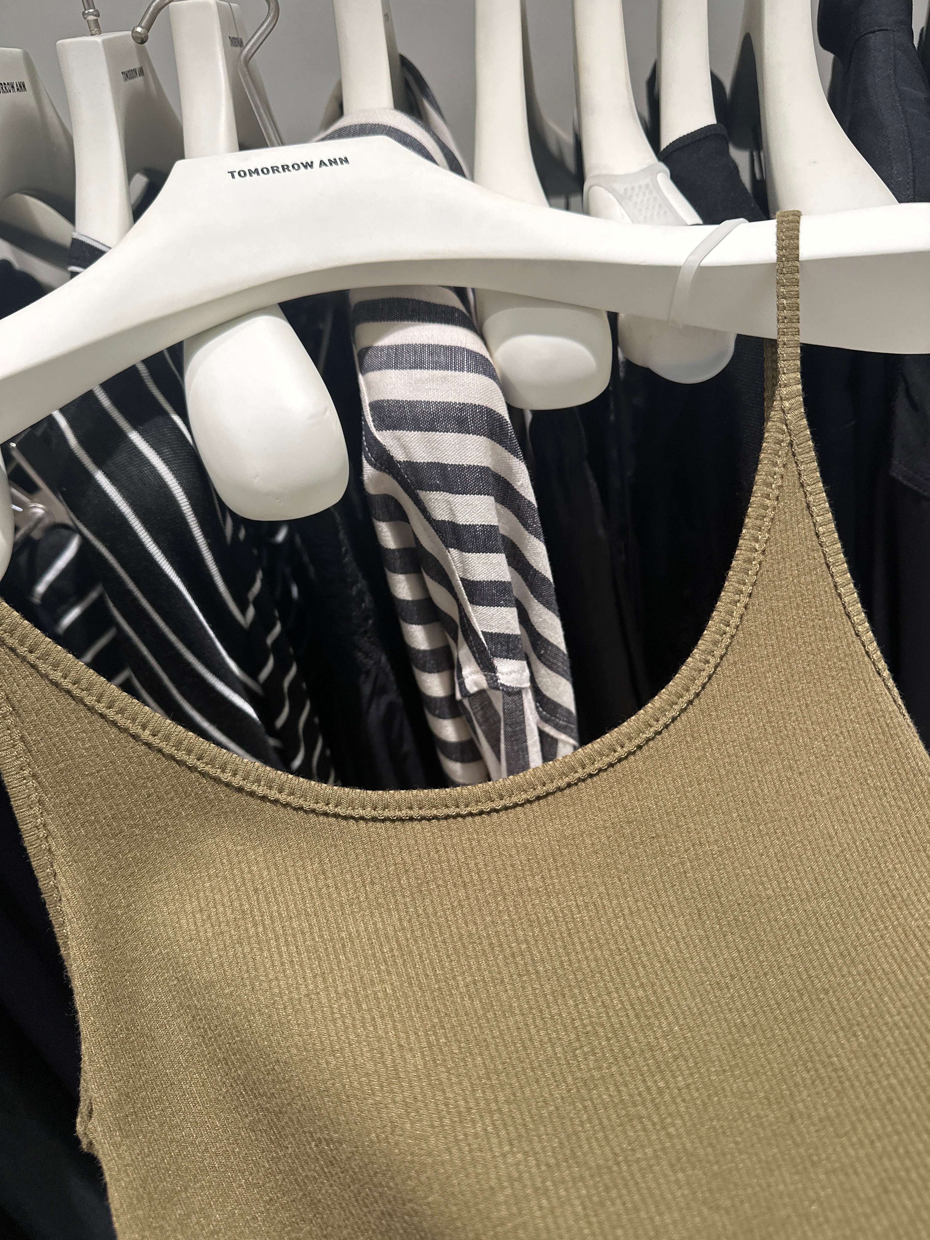 TOMORROW ANN Spring 2026 Minimalist Chic Versatile Casual Camisole