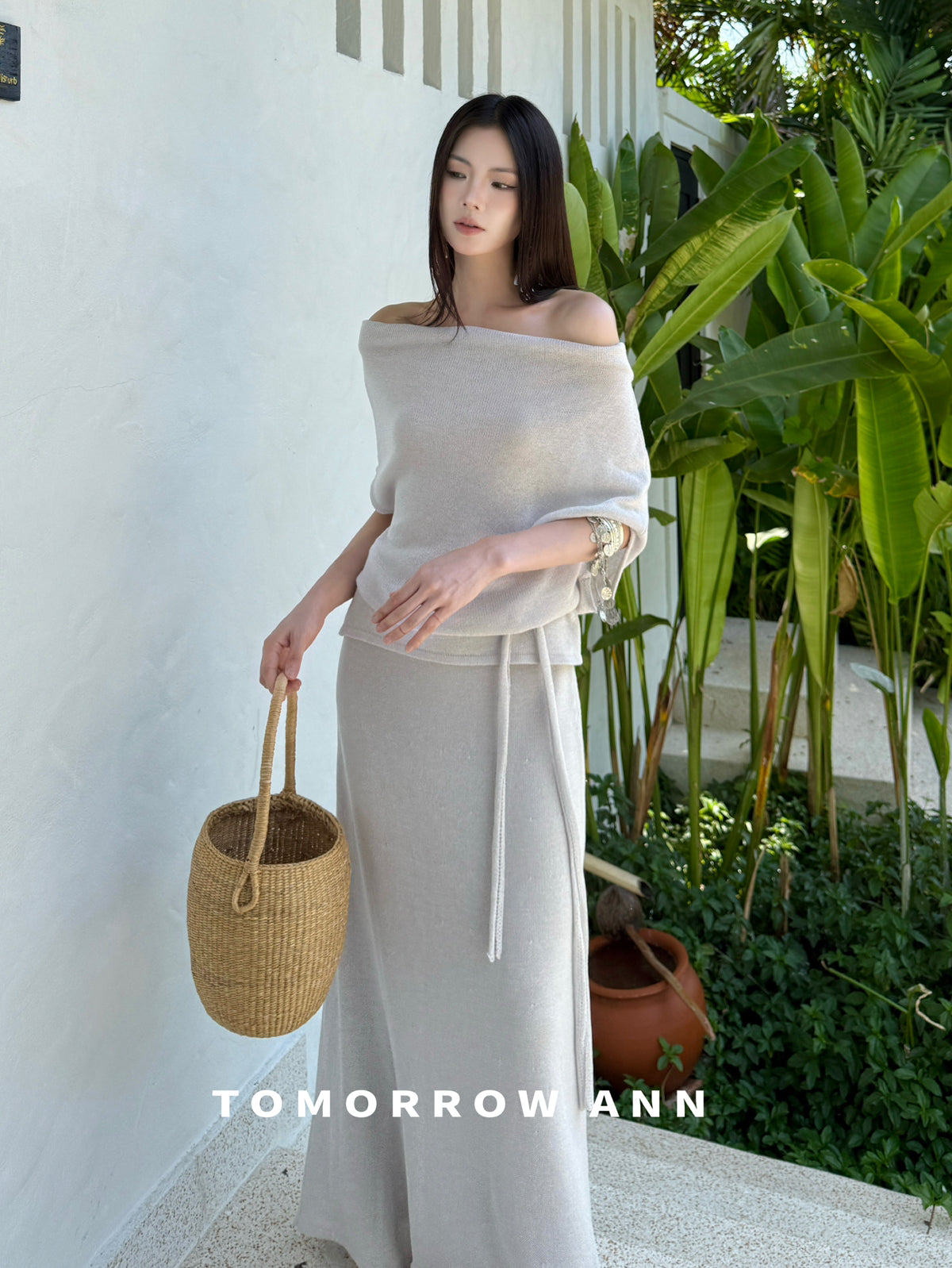 TOMORROW ANN Early Spring One-Shoulder Chic Slimming Knit Top with Ribbon