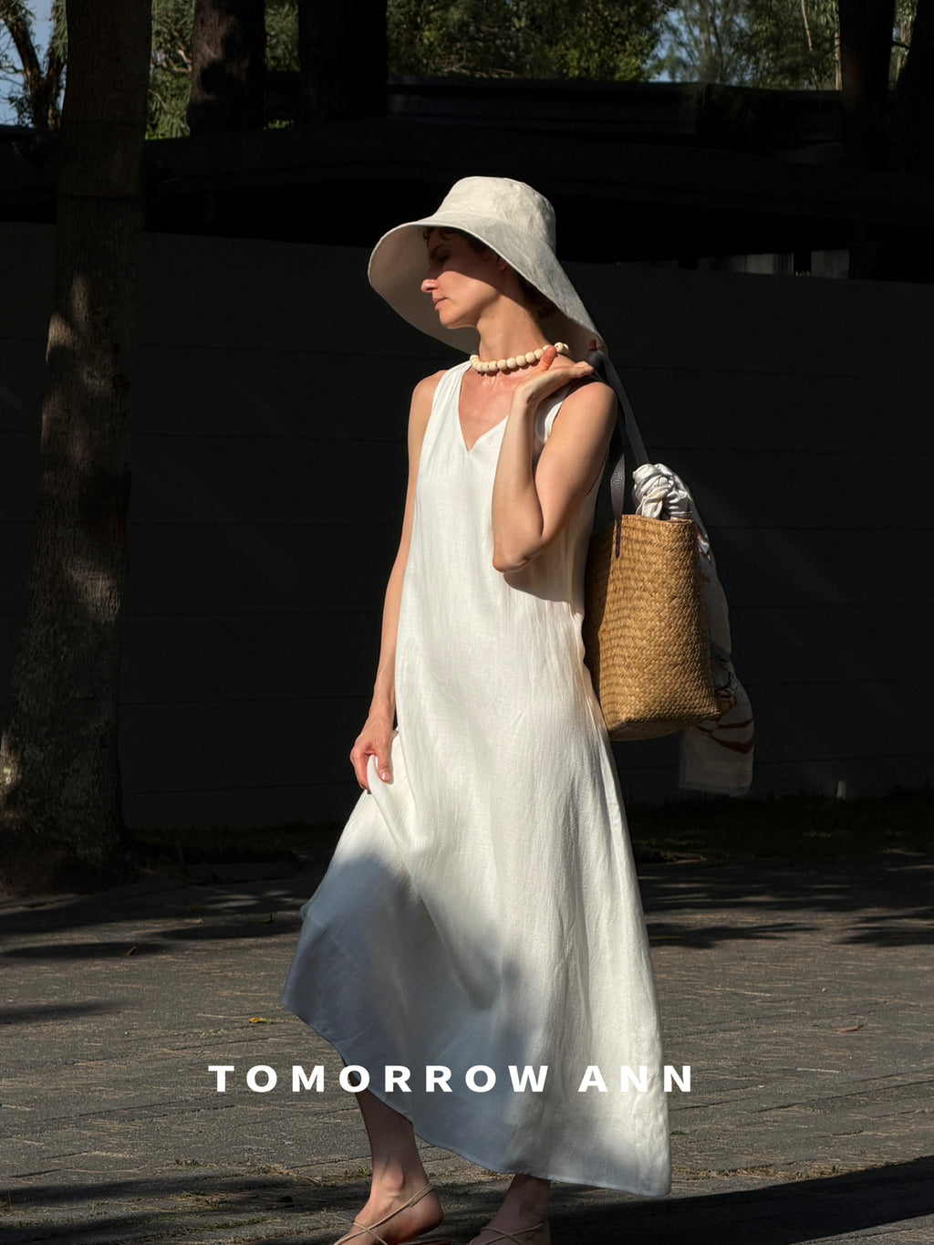 TOMORROW ANN 2026 Early Spring Minimalist V-Neck Loose Fashion Maxi Dress