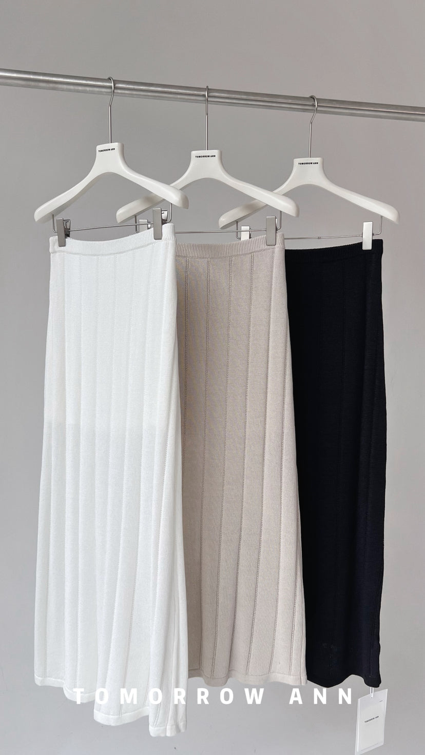 TOMORROW ANN Spring 2026 Elegant Paper Yarn Hollow-Out Solid Color Maxi Skirt