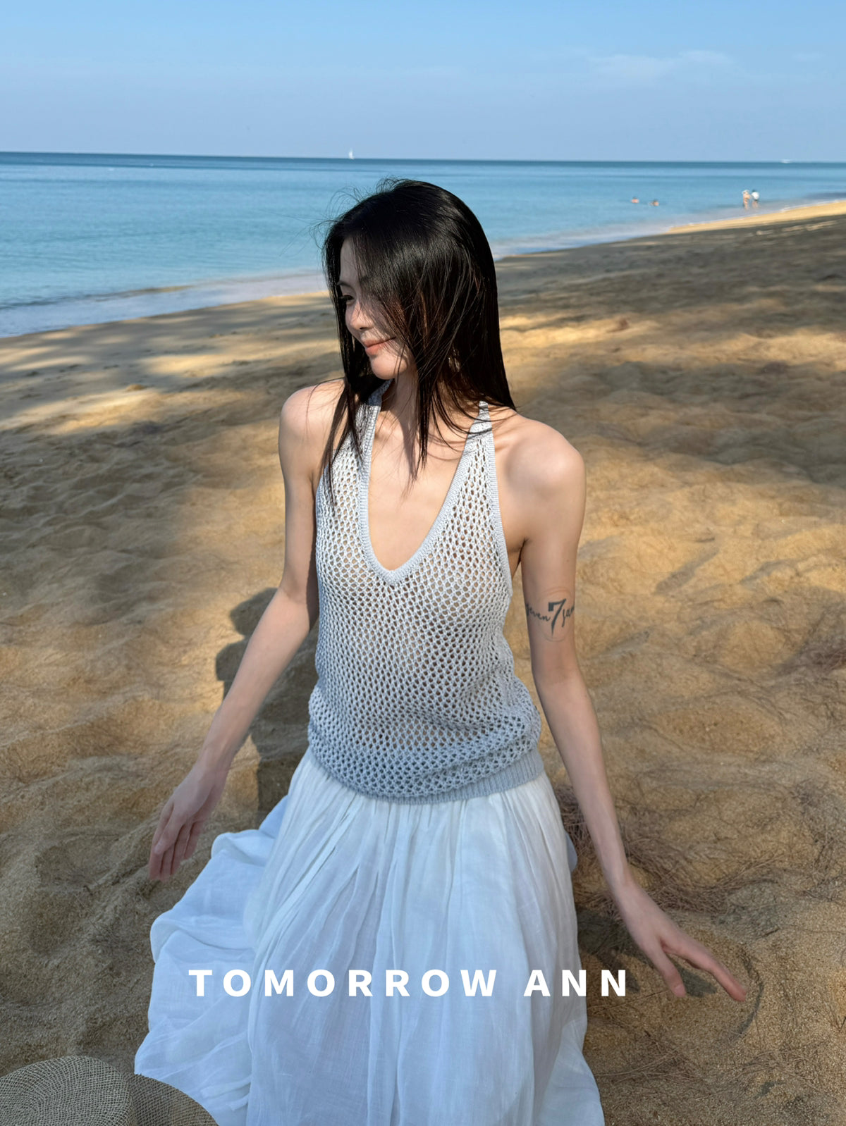 TOMORROW ANN Early Spring Designer Halter Neck Hollow-Out Fashion Vest