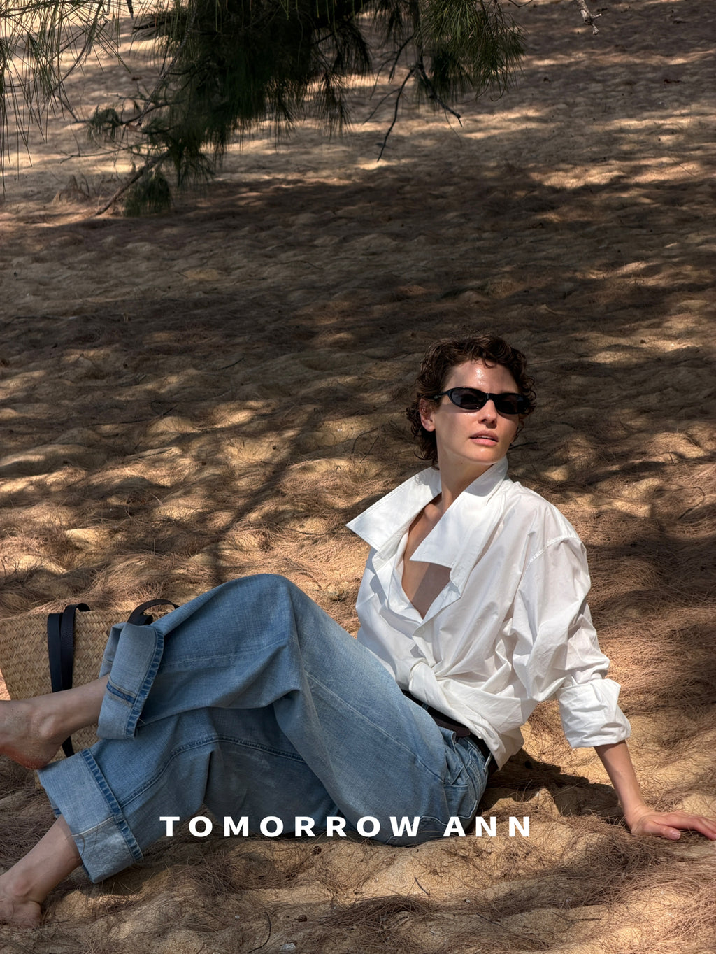 TOMORROW ANN Early Spring 2026 Collection - Classic High-Waist Straight Leg Washed Denim Jeans with Complimentary Belt