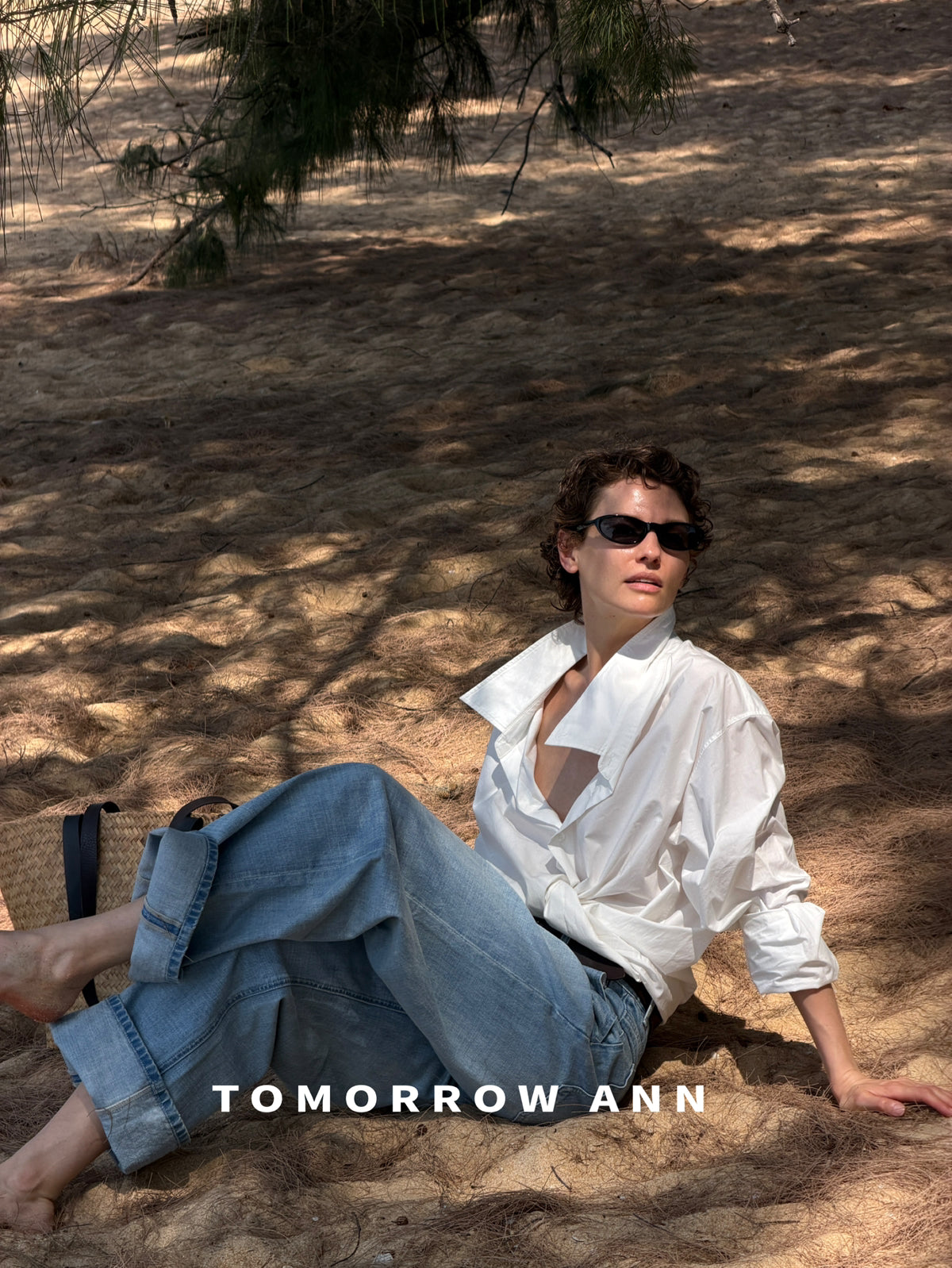 TOMORROW ANN Early Spring 2026 Collection - Classic High-Waist Straight Leg Washed Denim Jeans with Complimentary Belt
