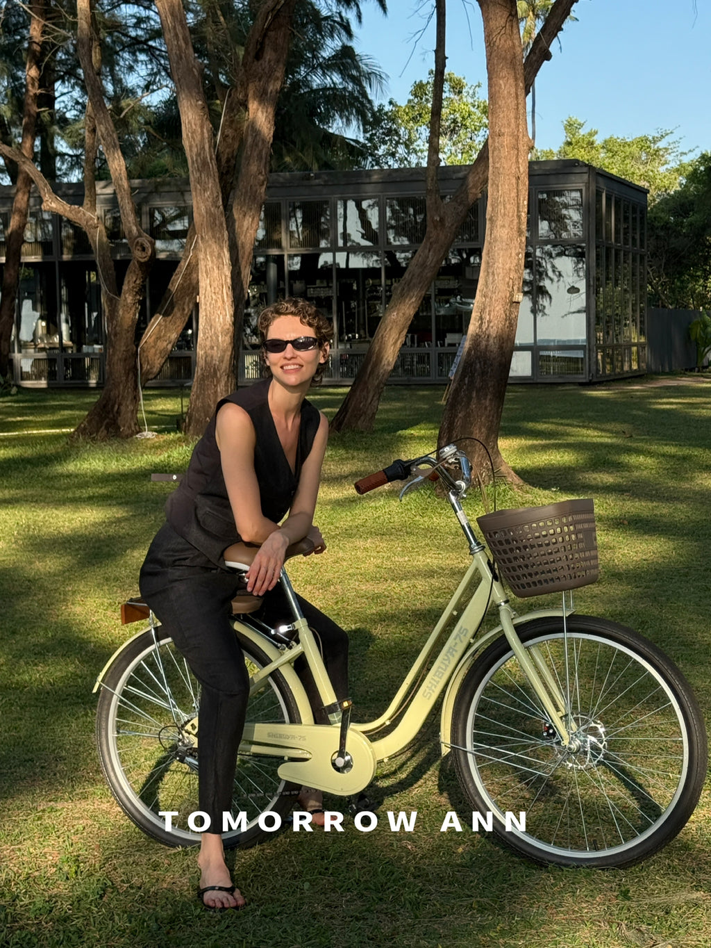 TOMORROW ANN 2026 Early Spring Designer V-Neck Commuter Vest - Chic Urban Style