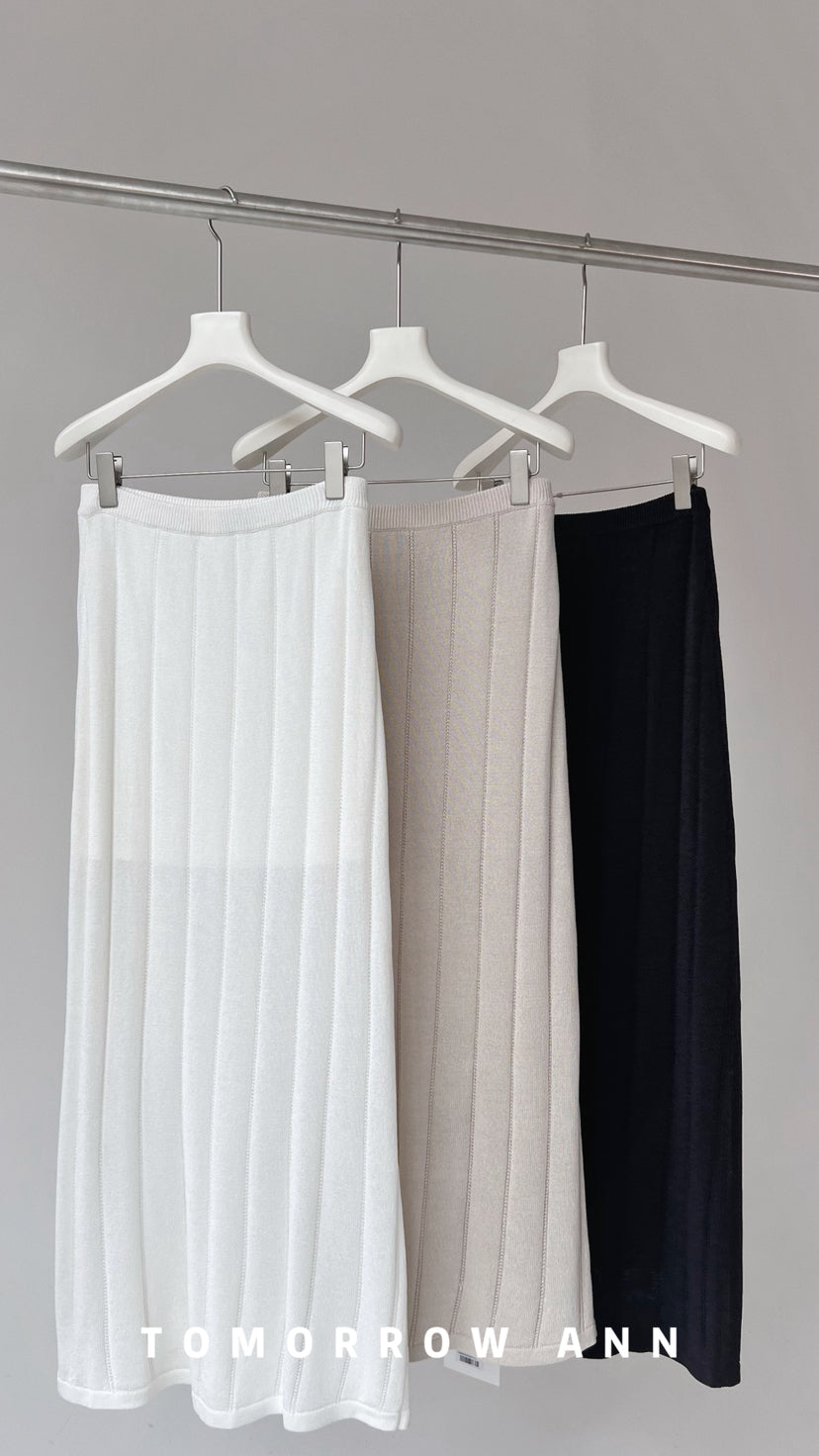 TOMORROW ANN Spring 2026 Elegant Paper Yarn Hollow-Out Solid Color Maxi Skirt