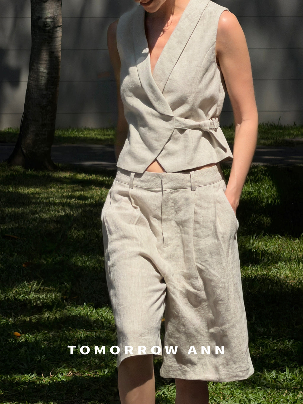 TOMORROW ANN Spring Elegant Solid V-Neck Commuter Vest - Chic Urban Professional Layering Piece