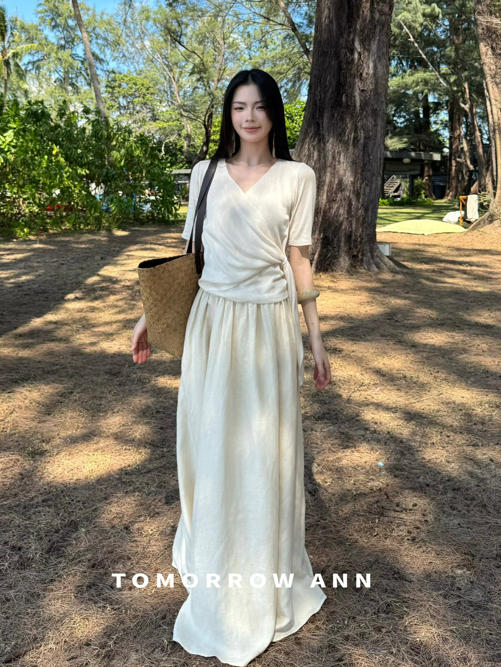 2026 Early Spring TOMORROW ANN Elegant V-Neck Slimming Ruched Blouse