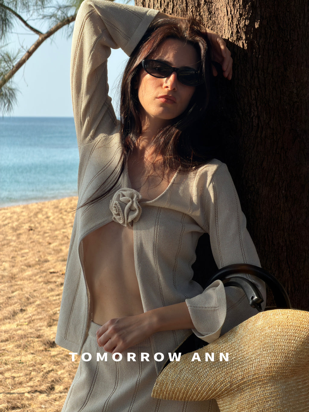 TOMORROW ANN 2026 Early Spring Elegant V-Neck Knit Cardigan with Designer Brooch - Minimalist Solid Color Fine Knit Sweater