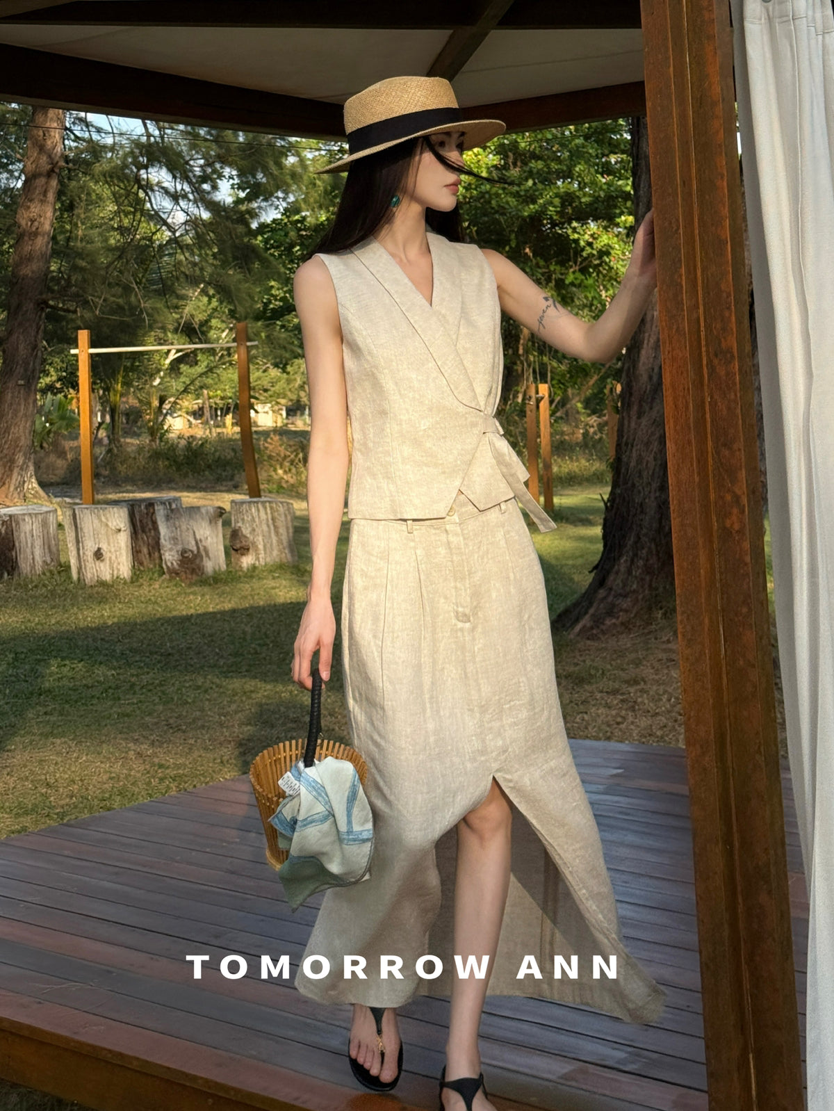 TOMORROW ANN Spring Elegant Solid V-Neck Commuter Vest - Chic Urban Professional Layering Piece