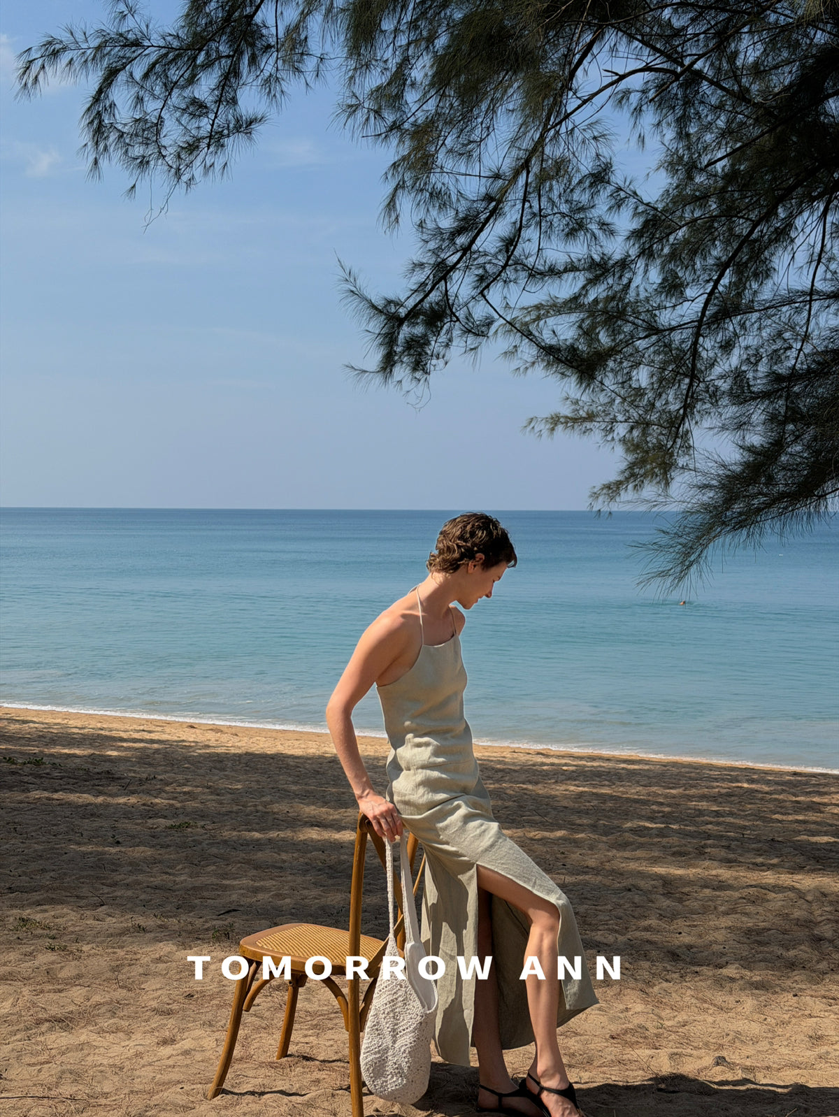 TOMORROW ANN Elegant Minimalist Halter Neck Slimming Maxi Dress - 2026 Early Spring Collection