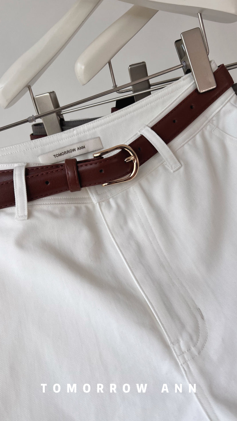 TOMORROW ANN Spring 2026 Minimalist High-Waisted Denim Shorts with Belt