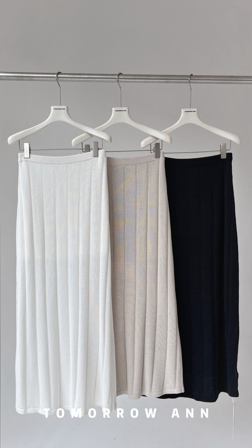 TOMORROW ANN Spring 2026 Elegant Paper Yarn Hollow-Out Solid Color Maxi Skirt