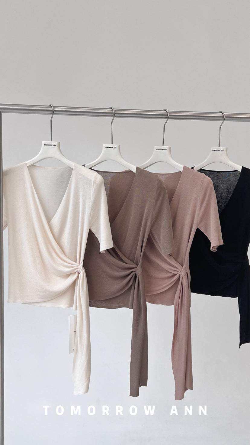 2026 Early Spring TOMORROW ANN Elegant V-Neck Slimming Ruched Blouse