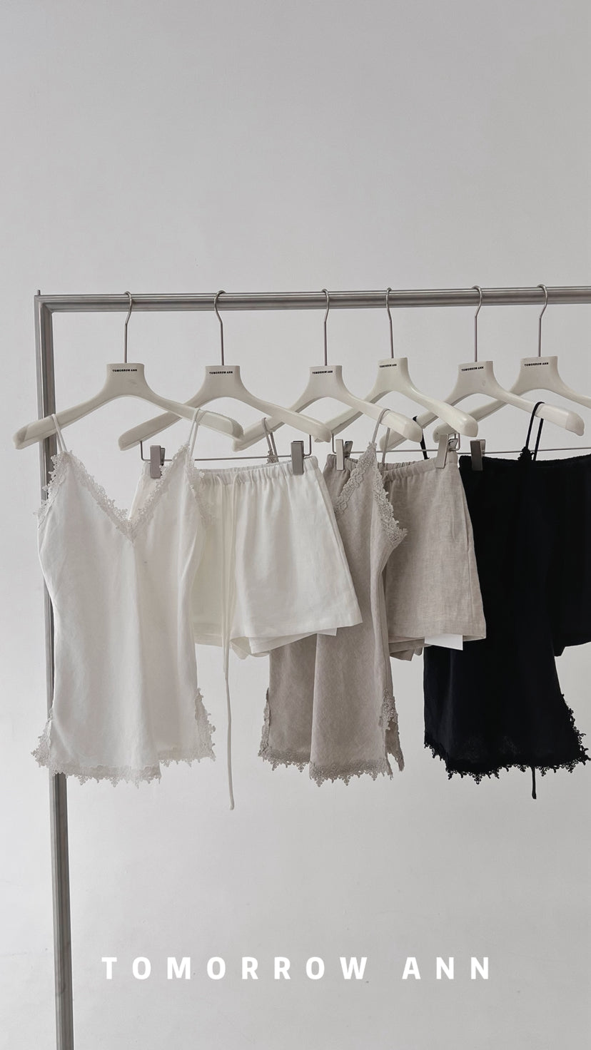 TOMORROW ANN Elegant Lace Trim Camisole - 2026 Spring Collection Chic Sleeveless Top